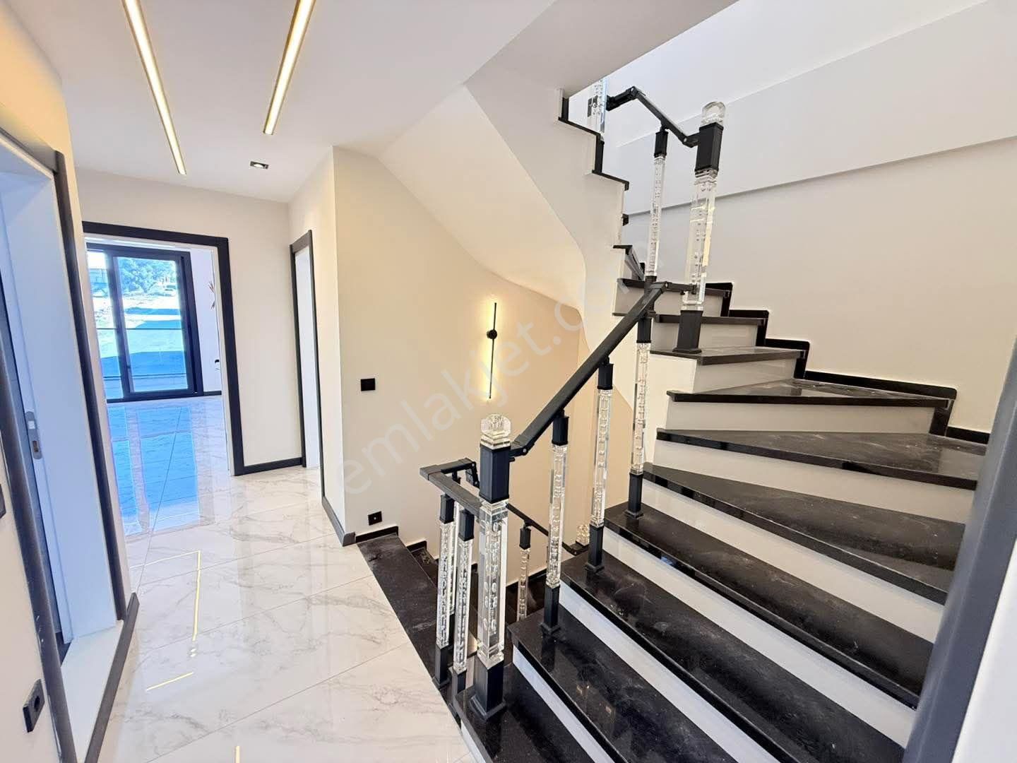 Didim Hisar Mahallesinde Satılık 4+1 Ayrı Mutfak Sıfır Yapılmış Villa Satıyoruz - Görsel 23