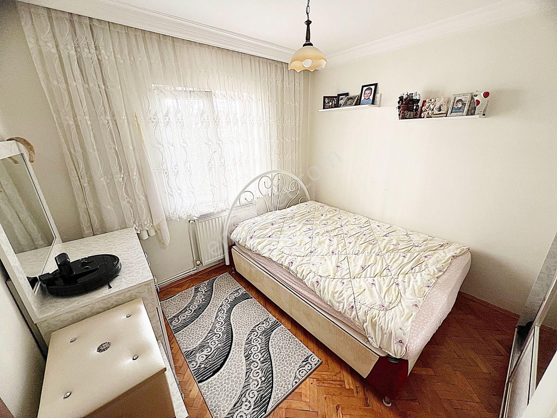 Barıştepede Piri Cadde Üzeri Merkez Cami Yakını Arakat İskanlı Kök Tapu 3+1 - Görsel 24