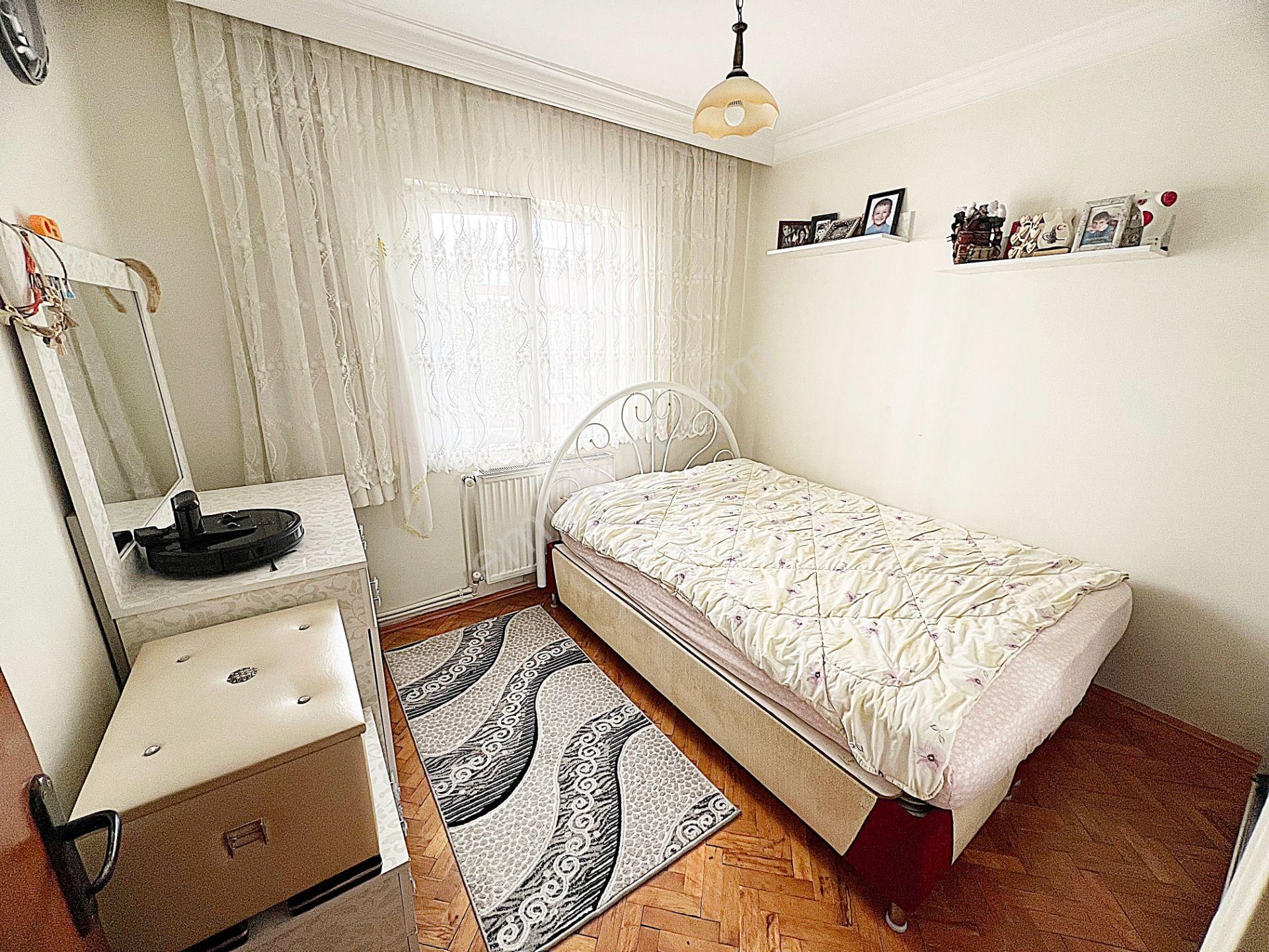 Barıştepede Piri Cadde Üzeri Merkez Cami Yakını Arakat İskanlı Kök Tapu 3+1 - Görsel 21