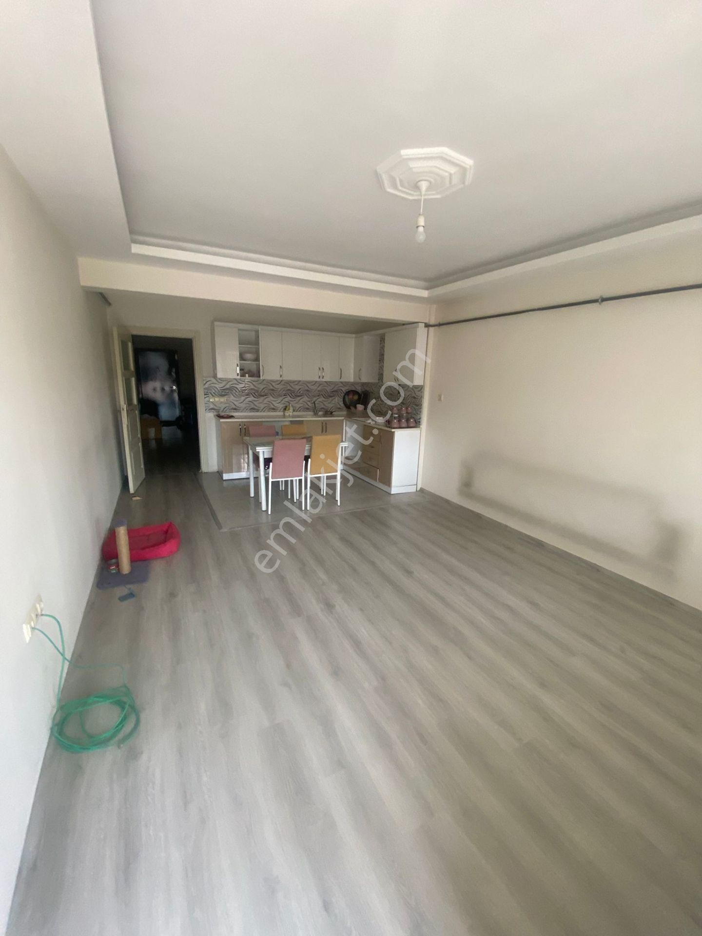 Satılık 2+1 Temiz Güzel Konumda Daire