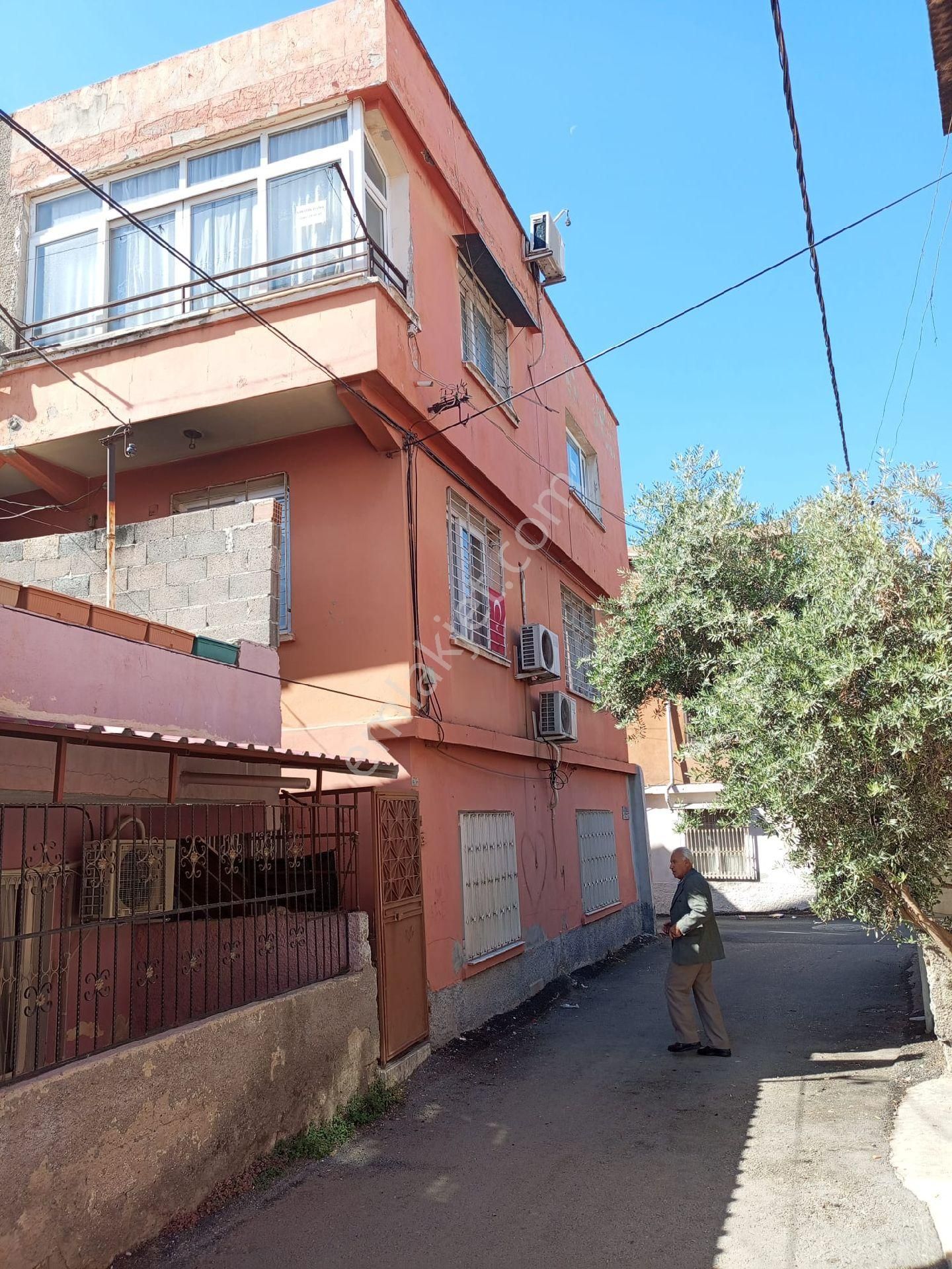 Satılık 3 Katlı Ev