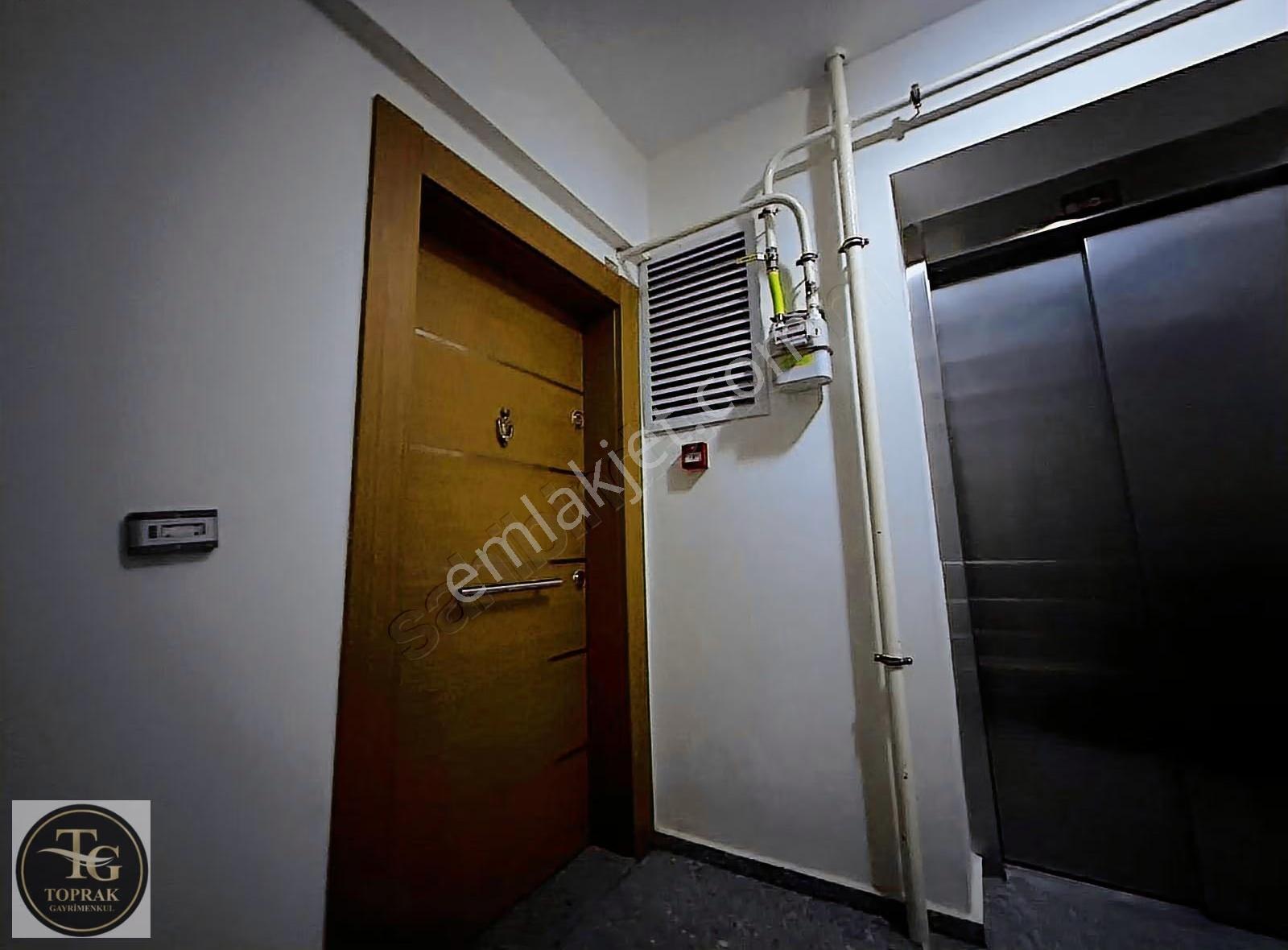 Karakaş Mahallesinde Çarşının Göbeğinde 3+1 Satılık Geniş Daire - Görsel 24