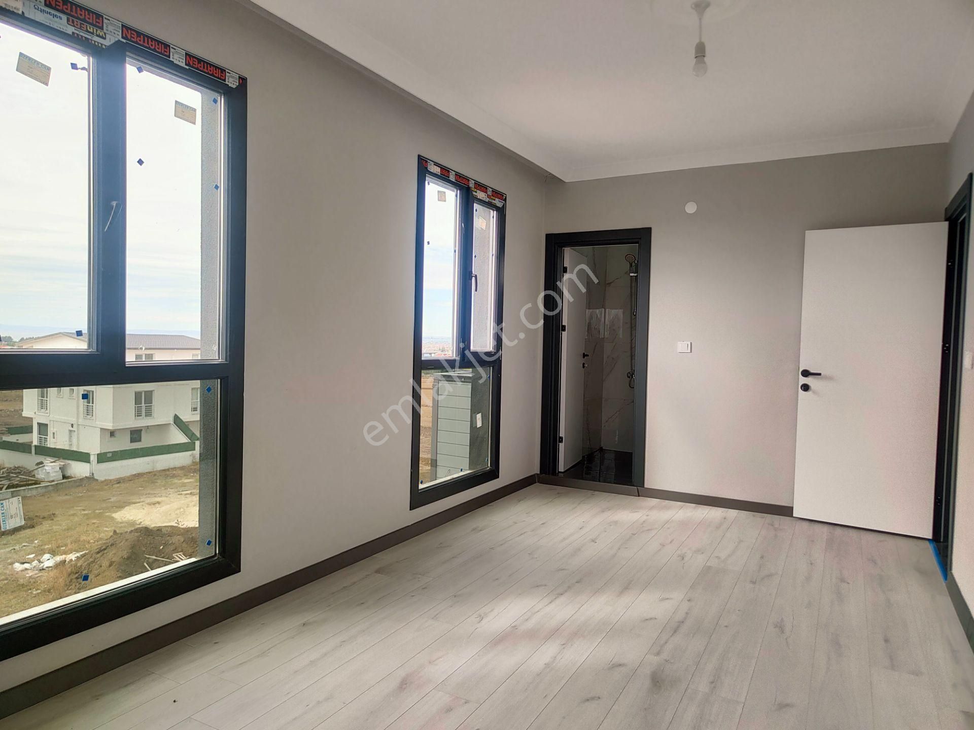 Tekirdağ Yeniçiftlikte Yazlık Kaçırılmacak Fırsat Villası - Görsel 14