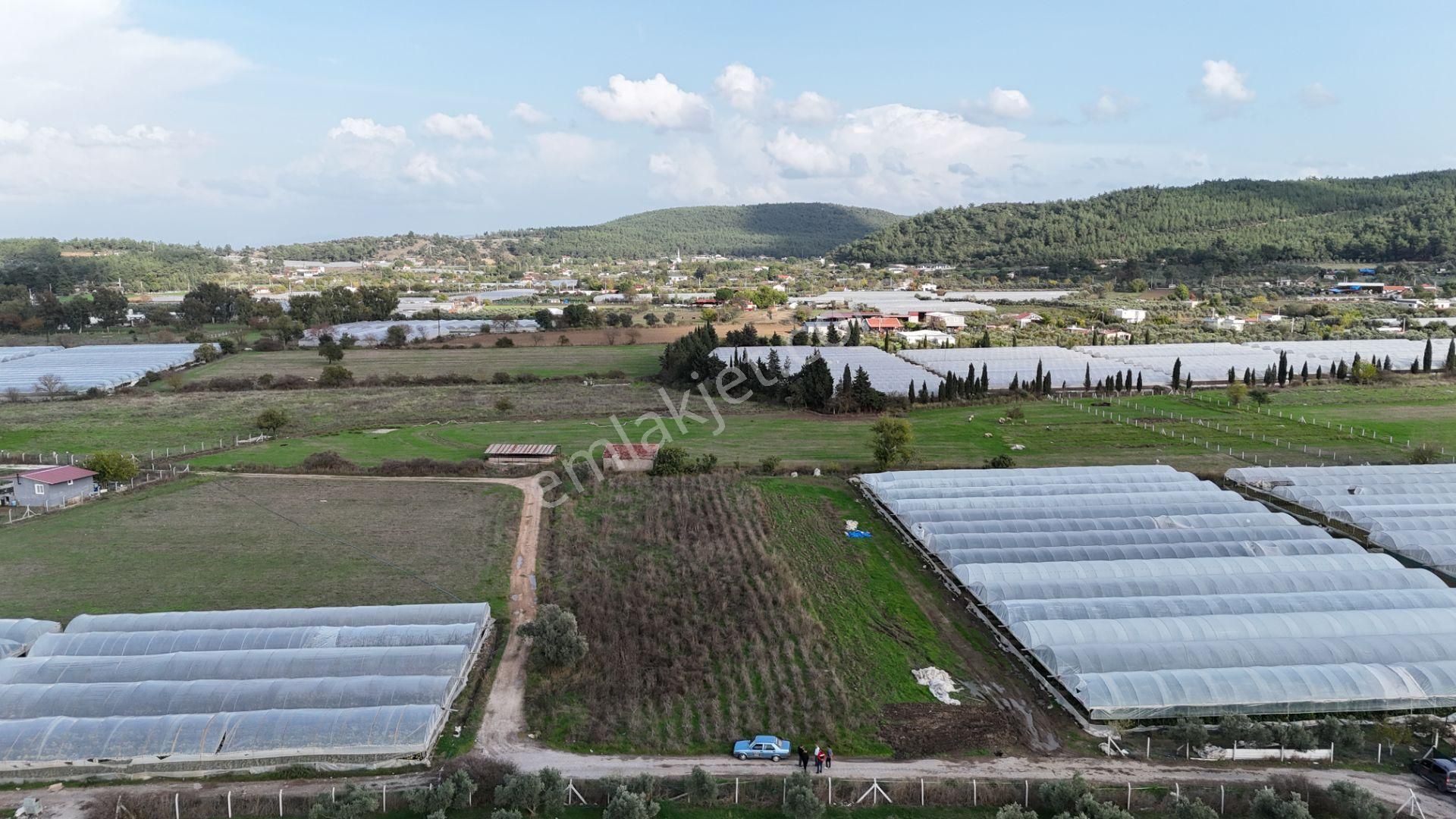 İzmir Değirmenderede Satılık Tektapu 2.650 M2 Yatırımlık Köşe Tarla - Görsel 4