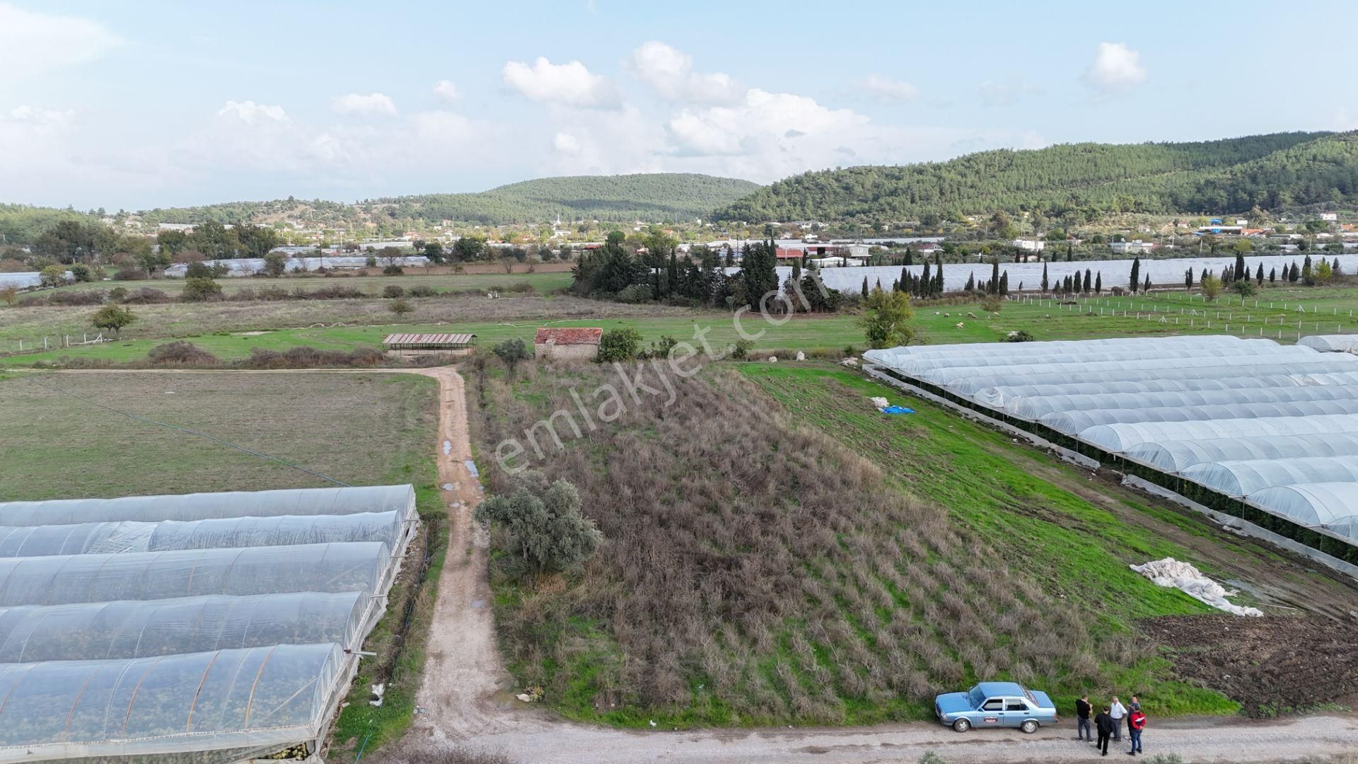 İzmir Değirmenderede Satılık Tektapu 2.650 M2 Yatırımlık Köşe Tarla - Görsel 3