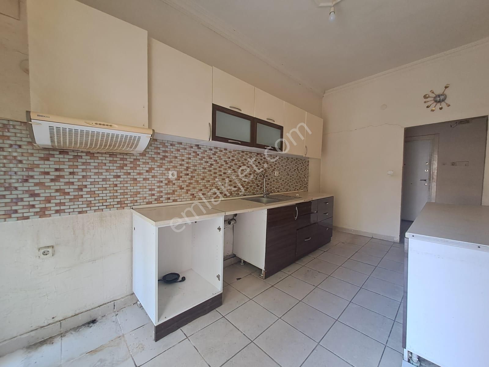 Karınca'dan Cumhuriyet Mh'de Bağımsız Mutfak 2+1 Satılık Daire!!