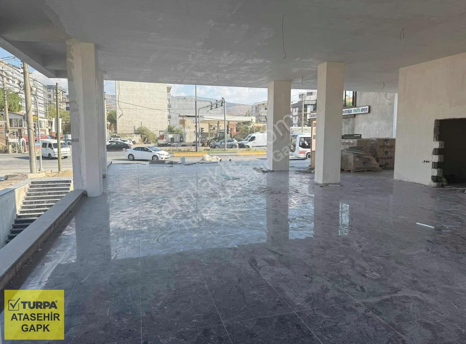 Kurumsala Kiralık 350 M2 Dükkan - Görsel 2