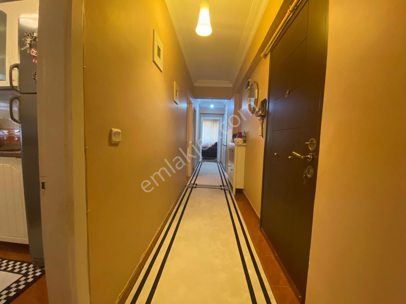 İstanbul House'dan B.evler'de 3+1 Ara Kat Önü Kapanmaz Asansörlü - Görsel 4