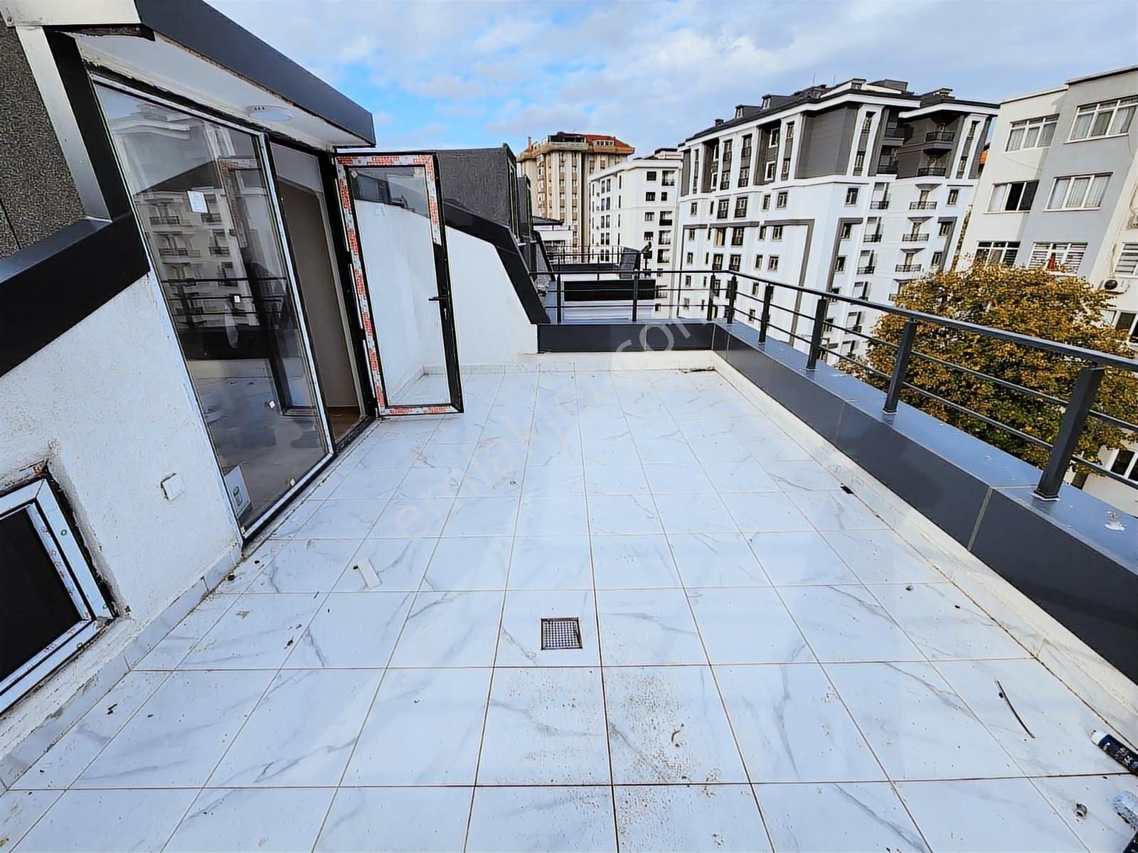 Bahçelievler Çalışlar Cad. Civarı Sıfır Binada 5+2 240 M2 Dublex - Görsel 23