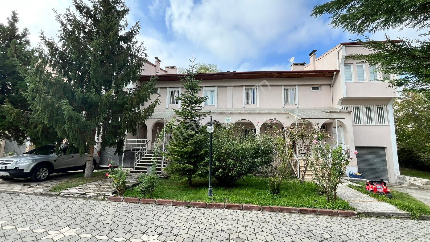 Turhal Mimar Sinan Mh. Beyaz Yunus Sitesinde Satılık Fırsat Villa - Görsel 9