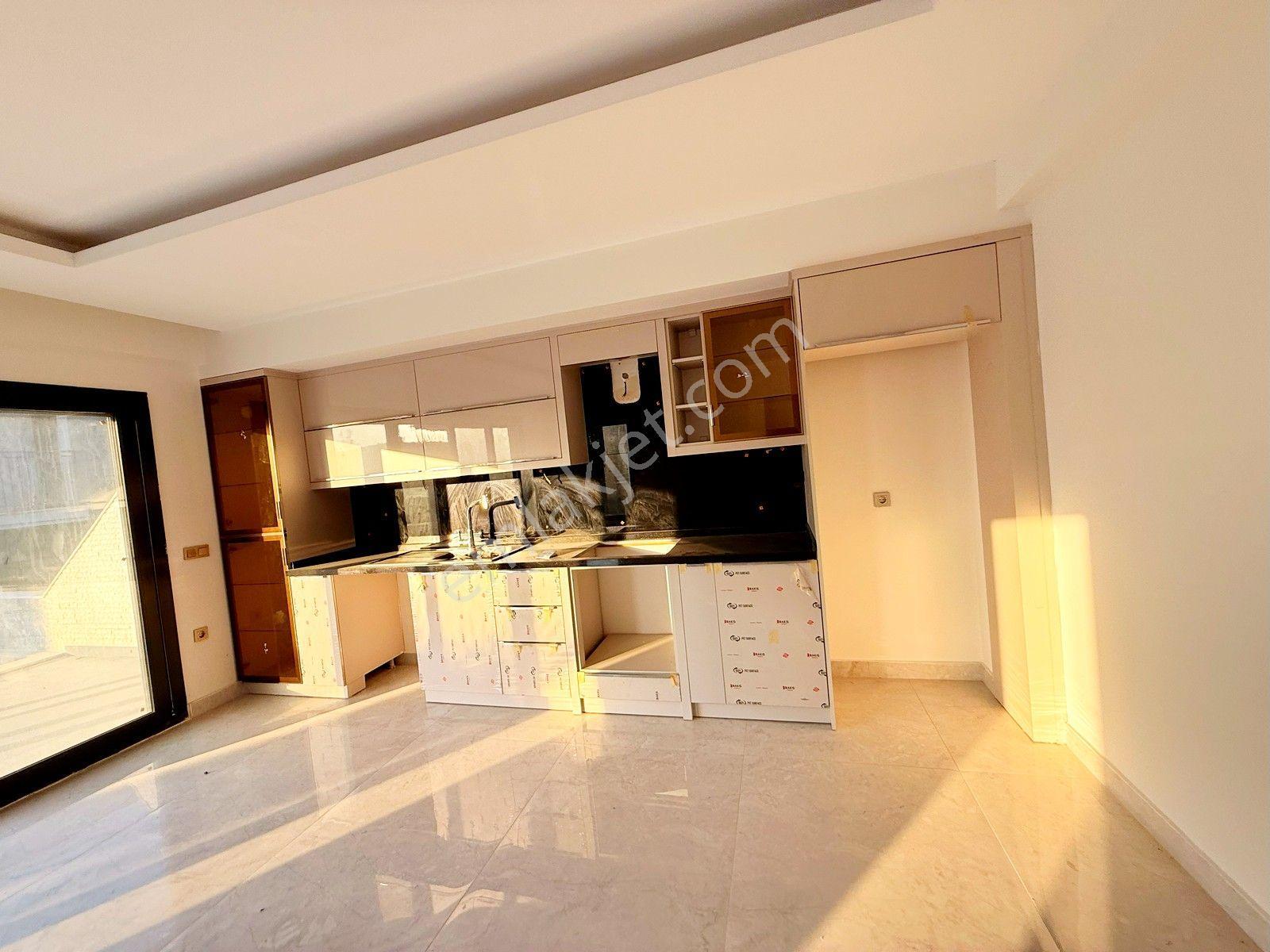 Kuşadası Güzelçamlıda Özel Havuzlu 4 Oda 1 Salon Geniş Bahçeli Villa - Görsel 24