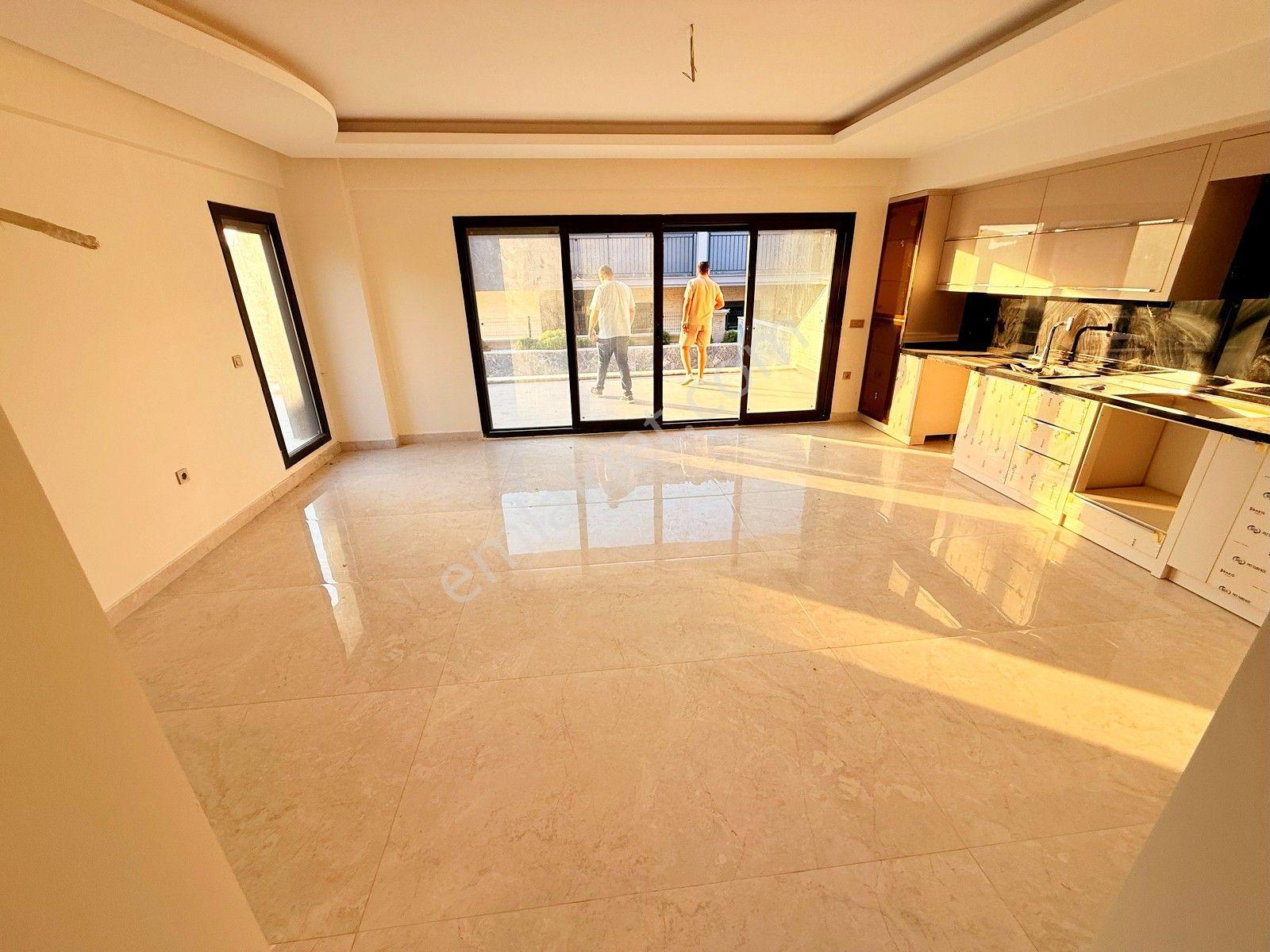 Kuşadası Güzelçamlıda Özel Havuzlu 4 Oda 1 Salon Geniş Bahçeli Villa - Görsel 15