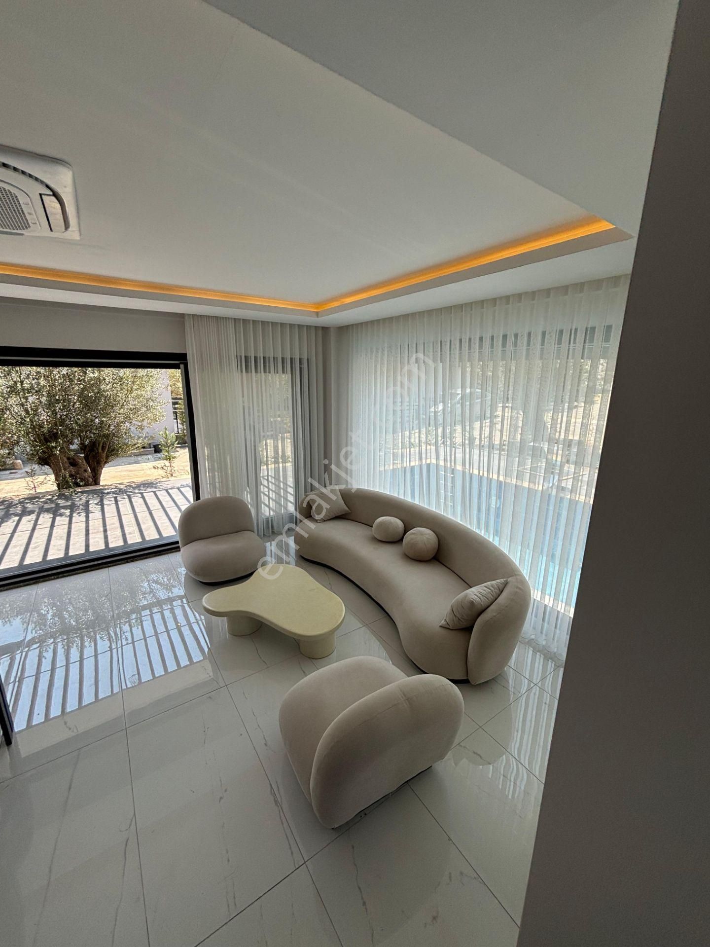 Güre'de Edremit'in En Değerli Konumunda 5+1 Villa - Görsel 15