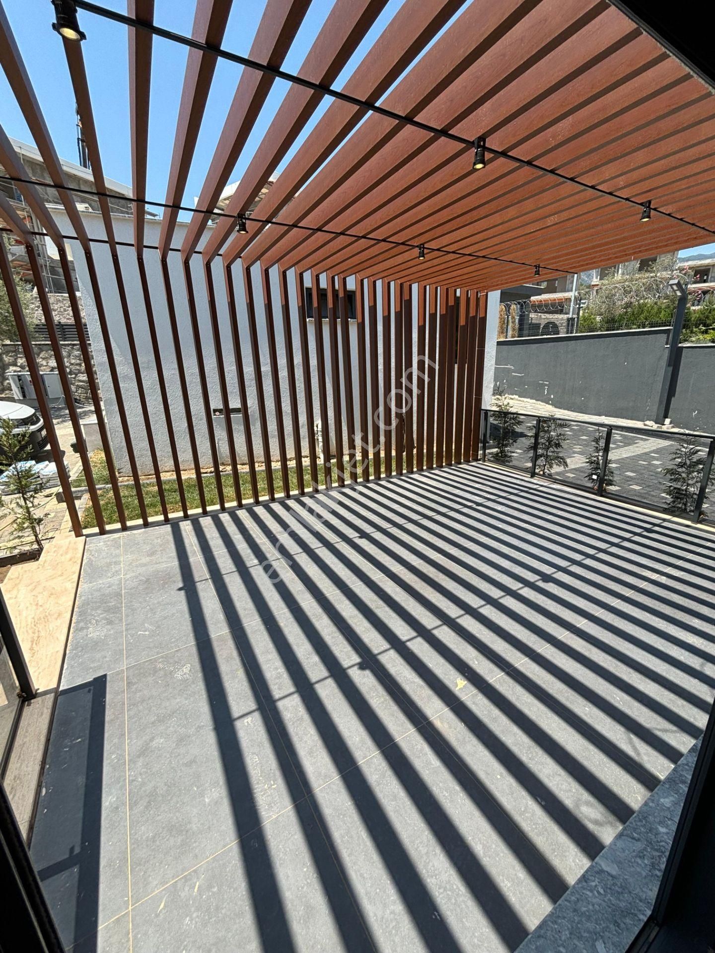 Güre'de Edremit'in En Değerli Konumunda 5+1 Villa - Görsel 7