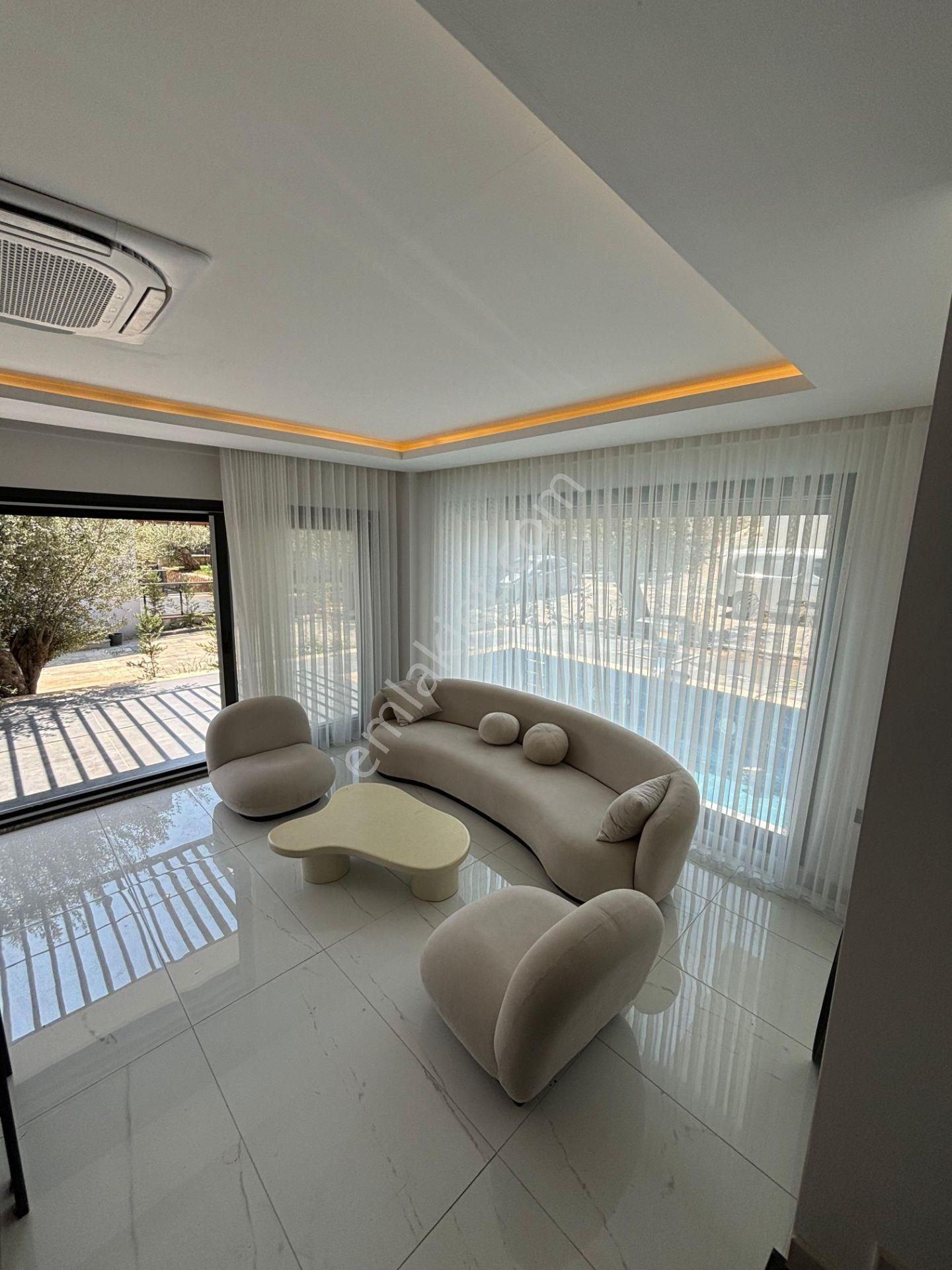 Güre'de Edremit'in En Değerli Konumunda 5+1 Villa - Görsel 9