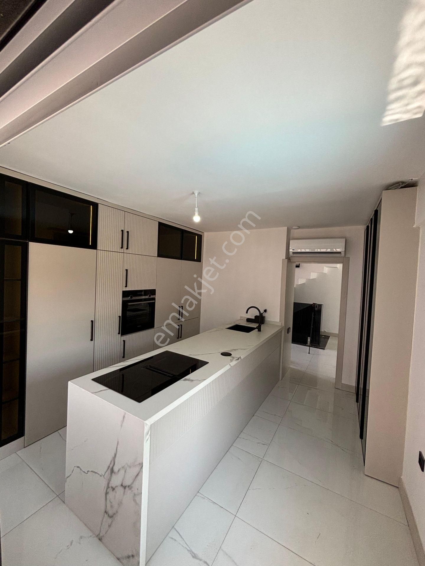 Güre'de Edremit'in En Değerli Konumunda 5+1 Villa - Görsel 4