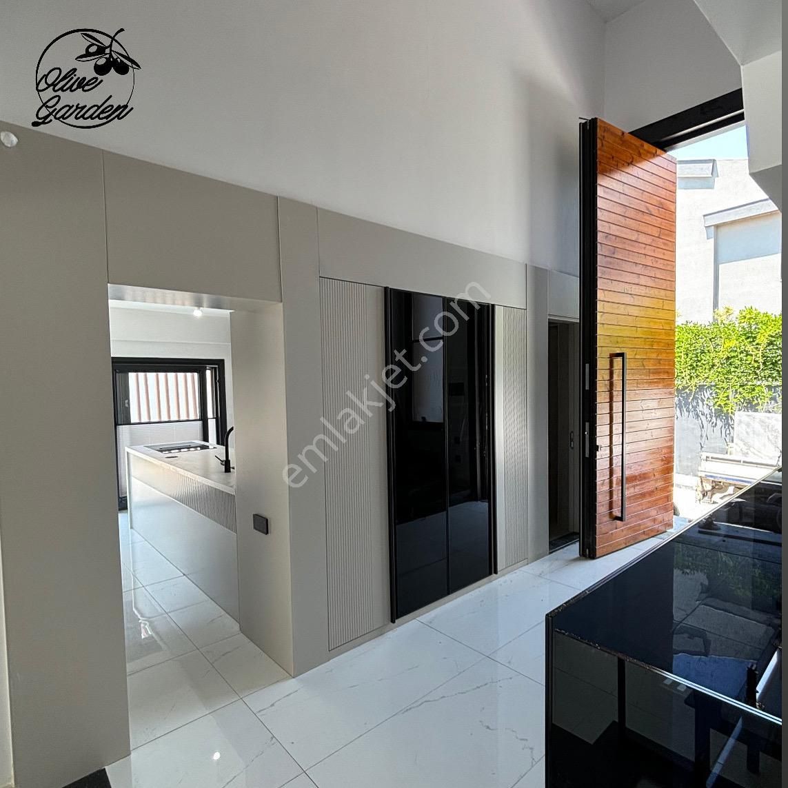 Güre'de Edremit'in En Değerli Konumunda 5+1 Villa - Görsel 16