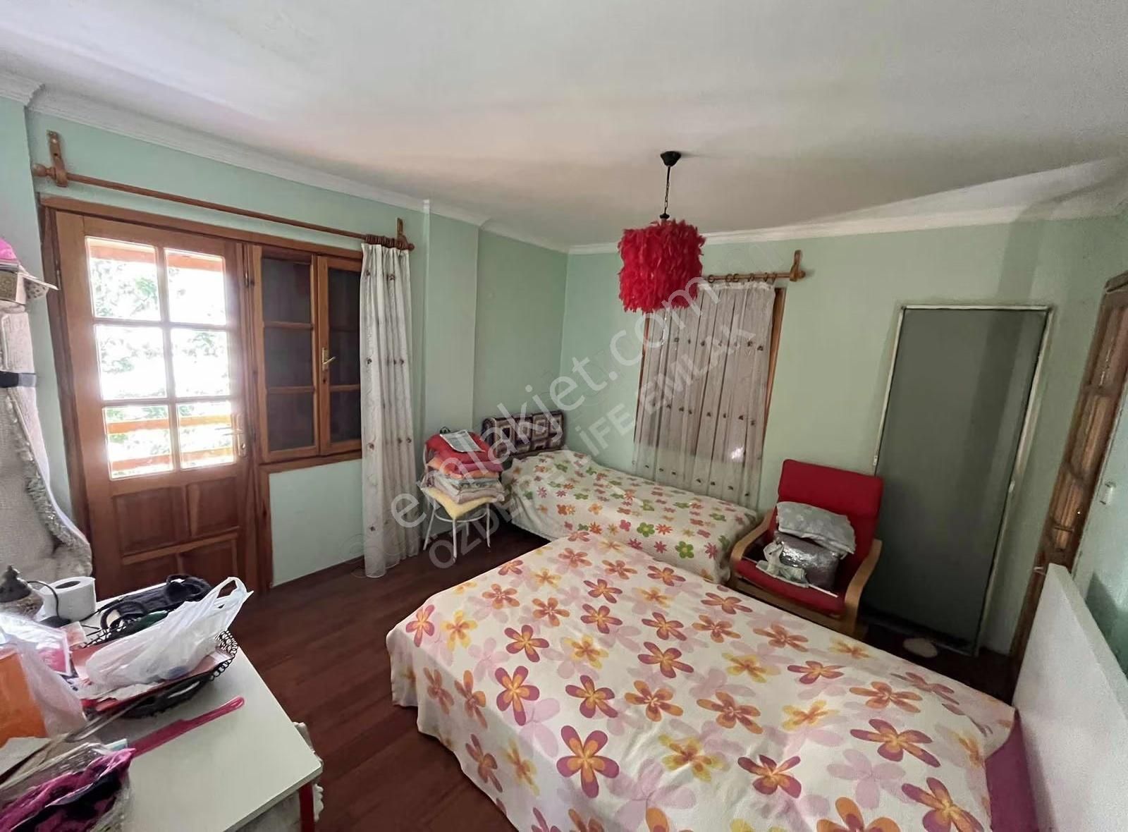 Ortamahallede Denize Çok Yakın Tek Müstakil Villa - Görsel 18