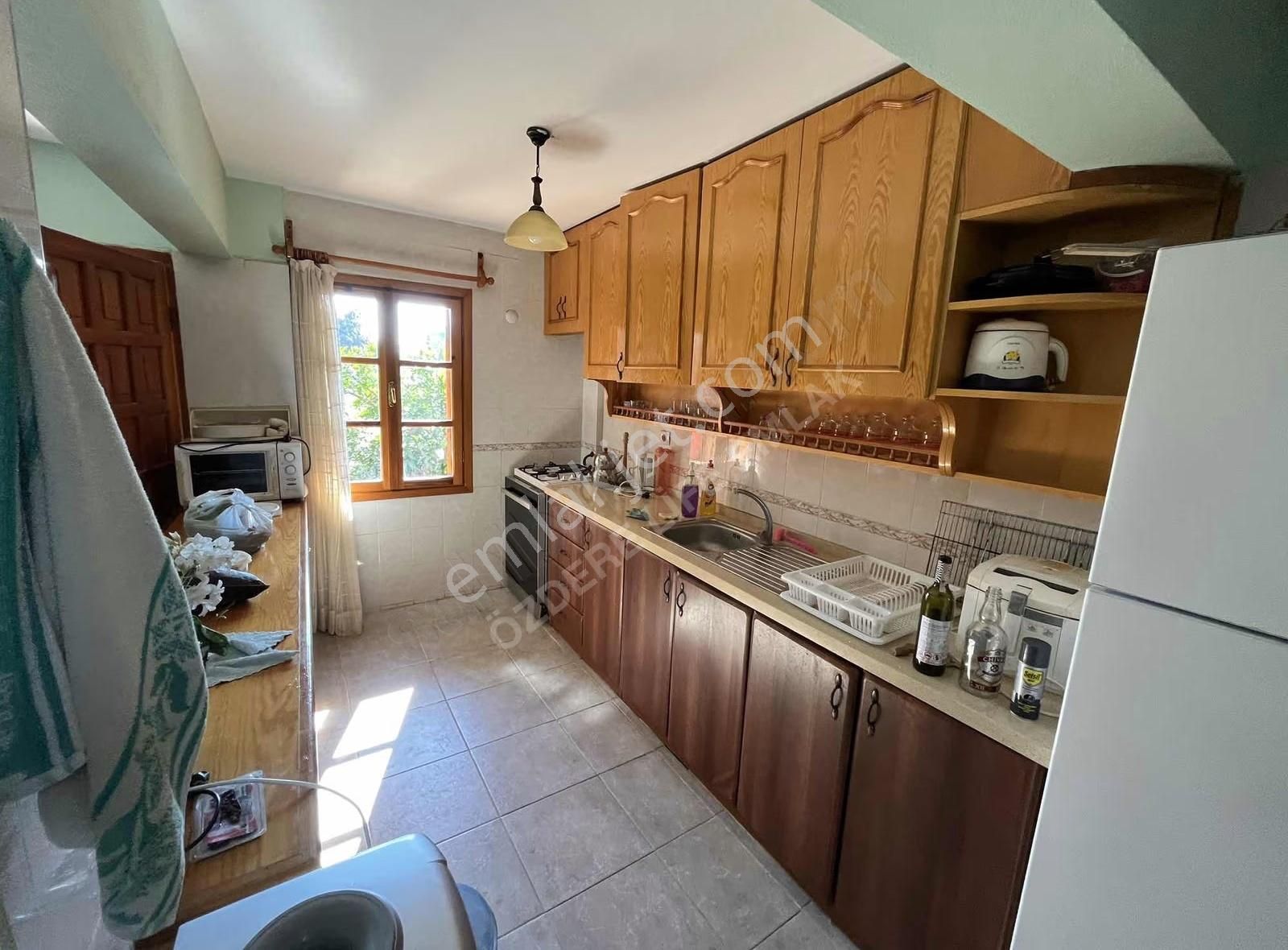 Ortamahallede Denize Çok Yakın Tek Müstakil Villa - Görsel 2