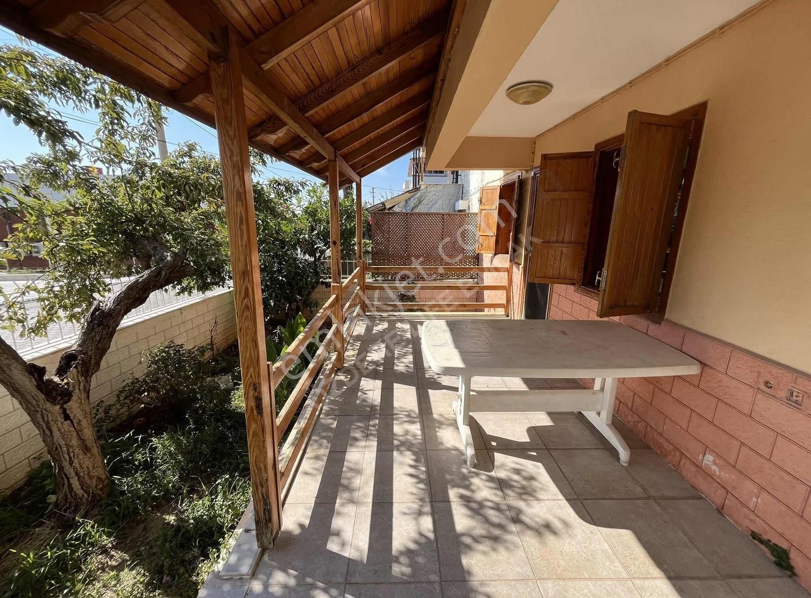 Ortamahallede Denize Çok Yakın Tek Müstakil Villa - Görsel 3