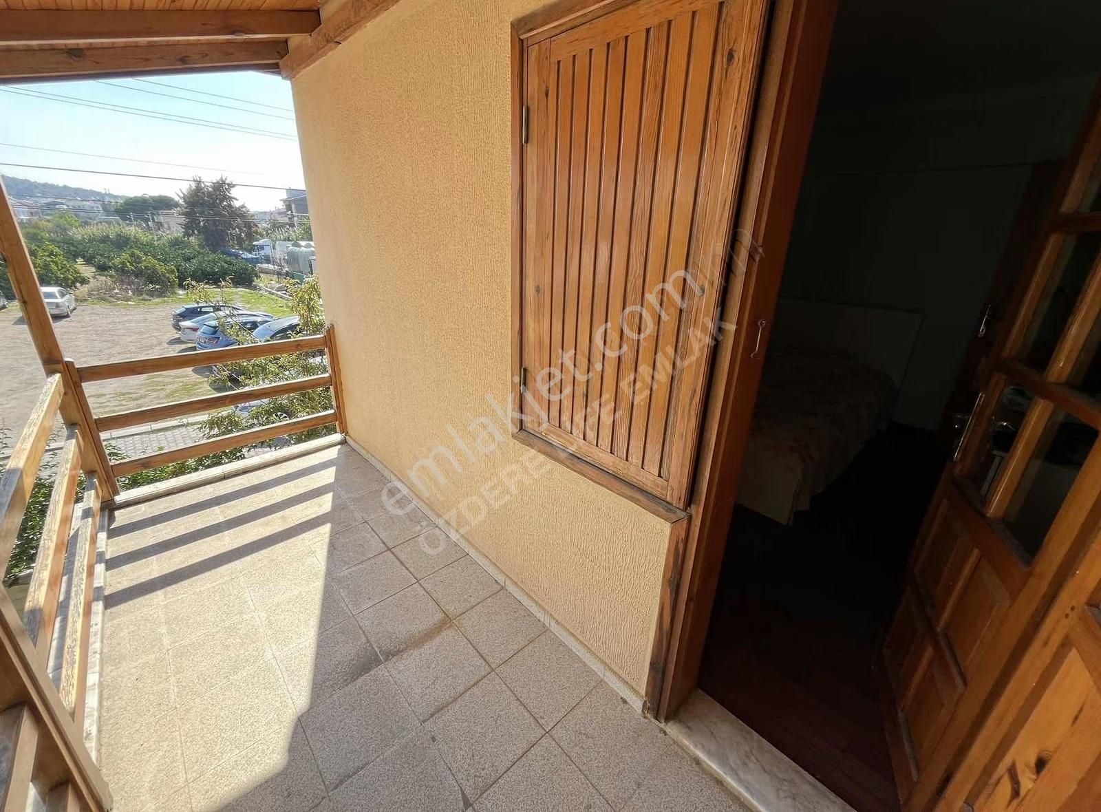 Ortamahallede Denize Çok Yakın Tek Müstakil Villa - Görsel 27