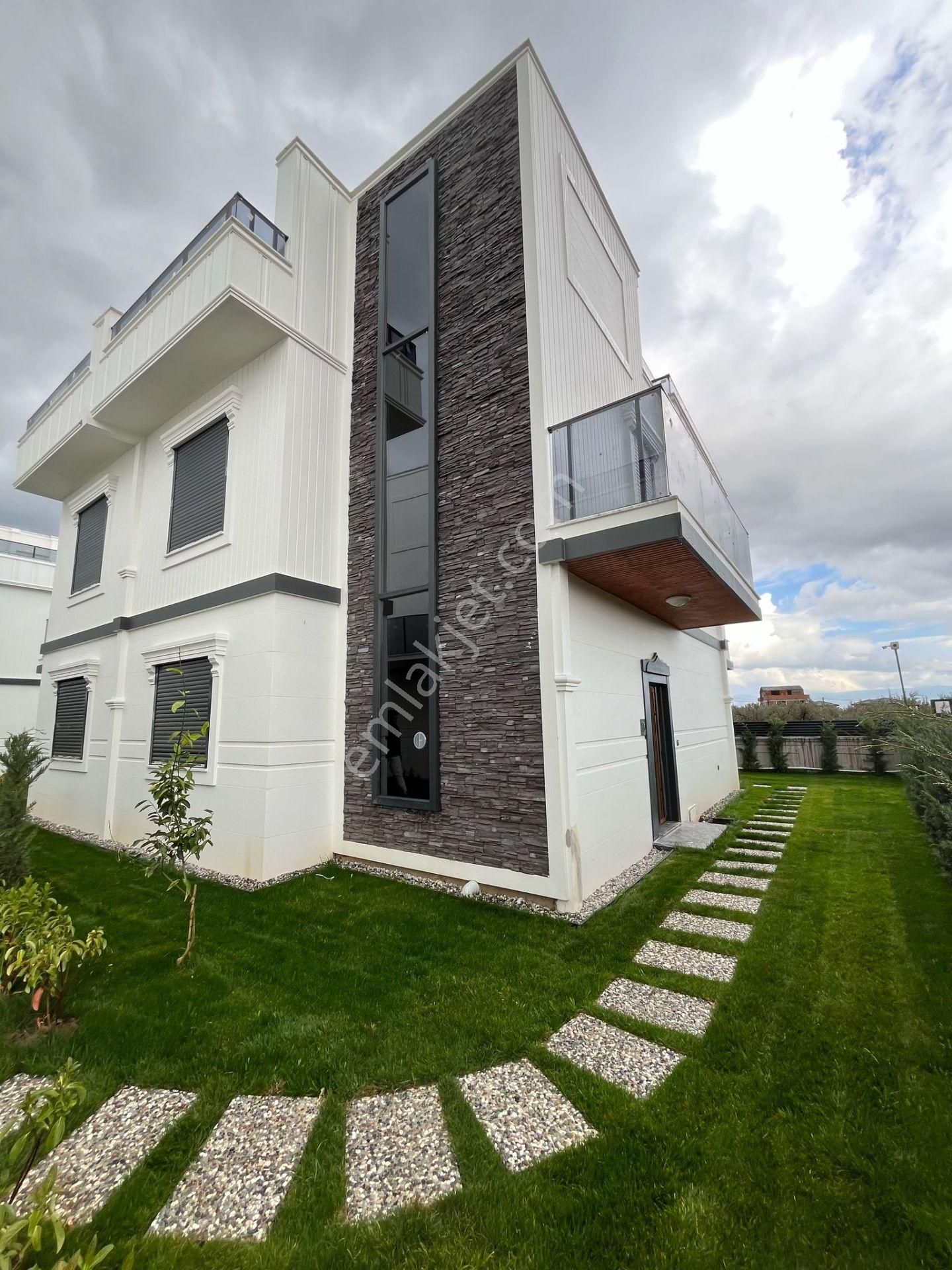 Hayatın Merkezine Keyfi Koyanlara Lüks Villalar - Görsel 6