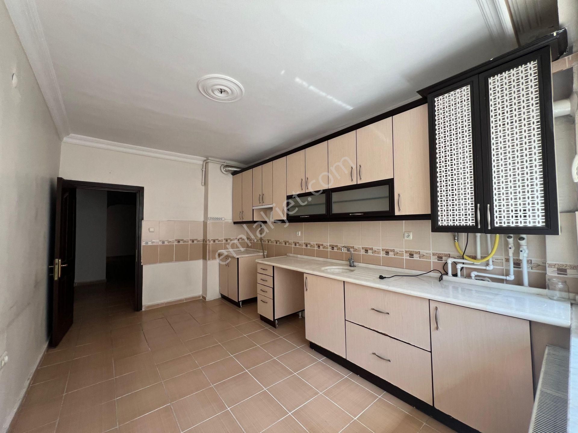 Akadmi'den Espark Yakını Ara Kat Asansörlü Çift Balkonlu 3+1 - Görsel 6