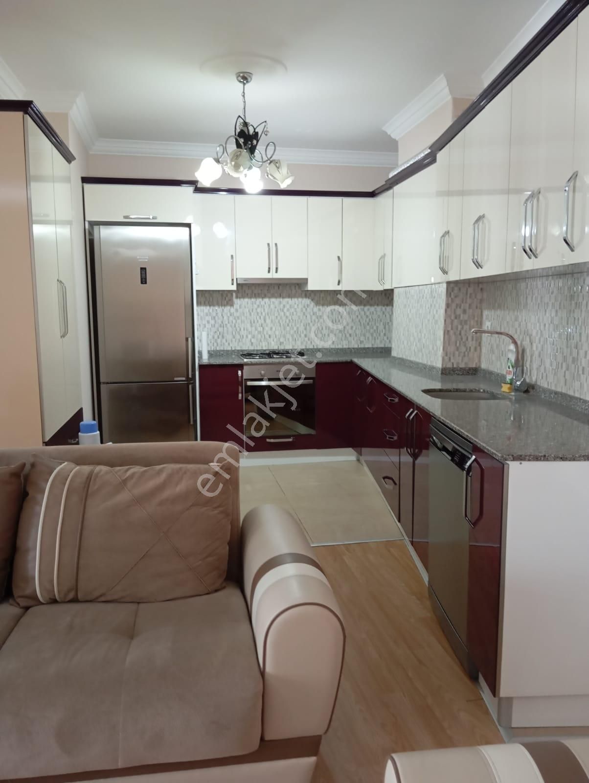 Didim Efeler Mahallesi Atatürk Bulvarı’nda Teknosa Binasında Full Eşyalı 3+1 - Görsel 4