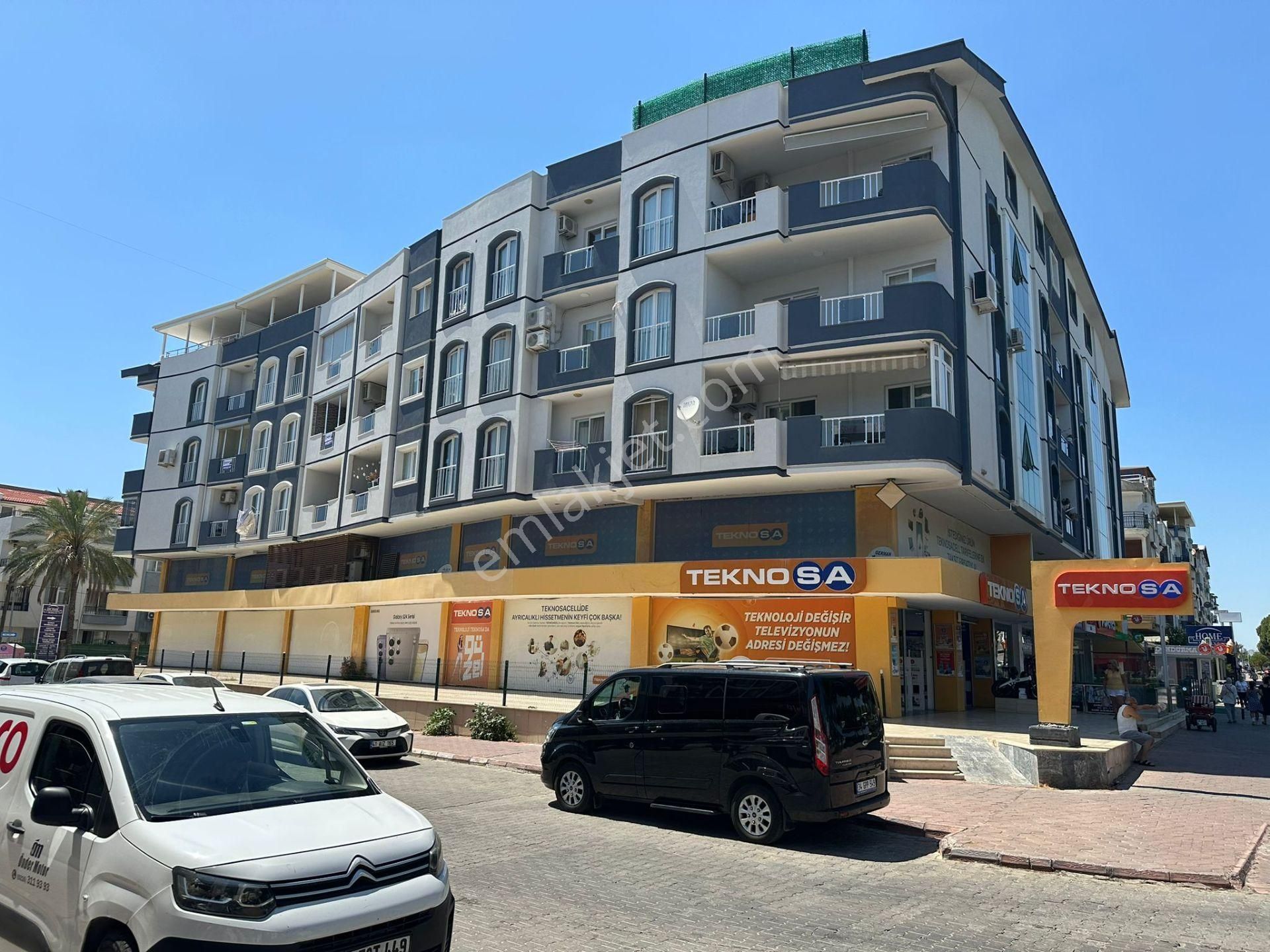 Didim Efeler Mahallesi Atatürk Bulvarı’nda Teknosa Binasında Full Eşyalı 3+1