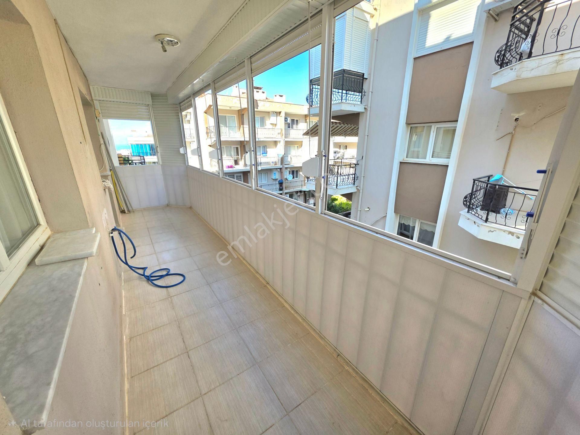 Kuşadası Ege Mah. De Geniş Arakat 3+1 Satılık Daire - Görsel 14