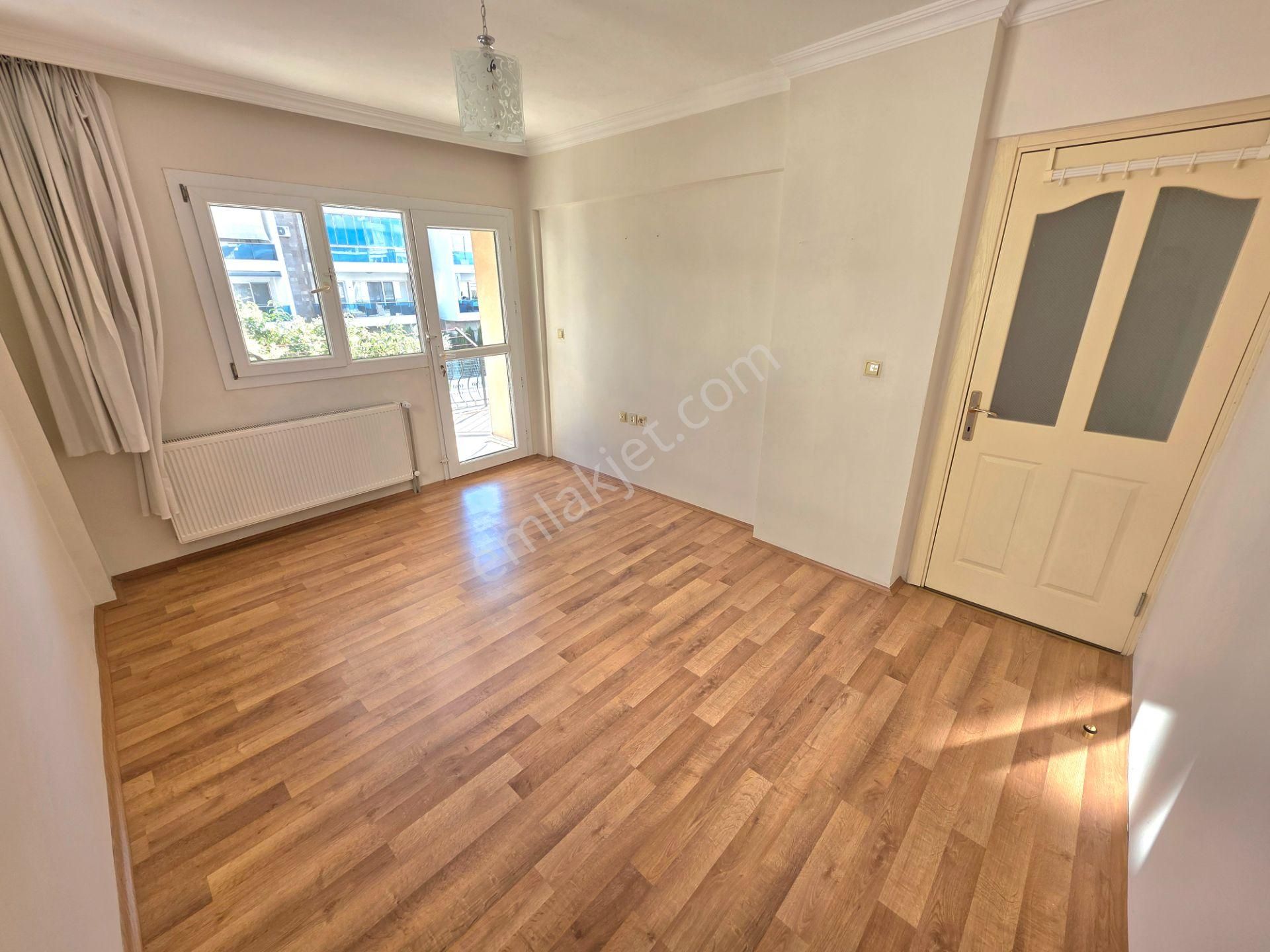 Kuşadası Ege Mah. De Geniş Arakat 3+1 Satılık Daire - Görsel 23