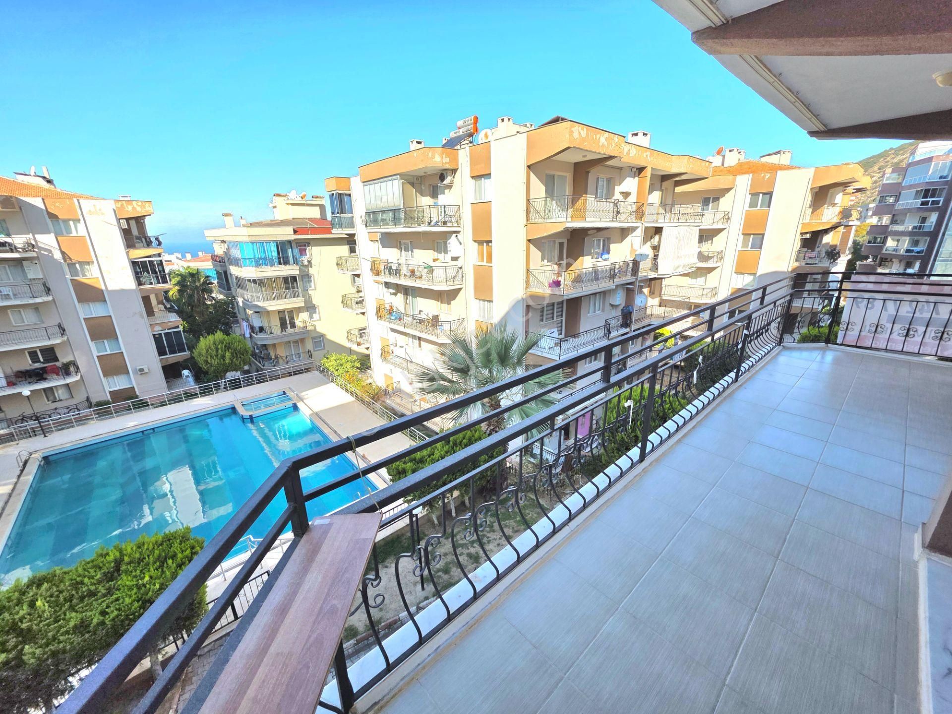 Kuşadası Ege Mah. De Geniş Arakat 3+1 Satılık Daire - Görsel 12