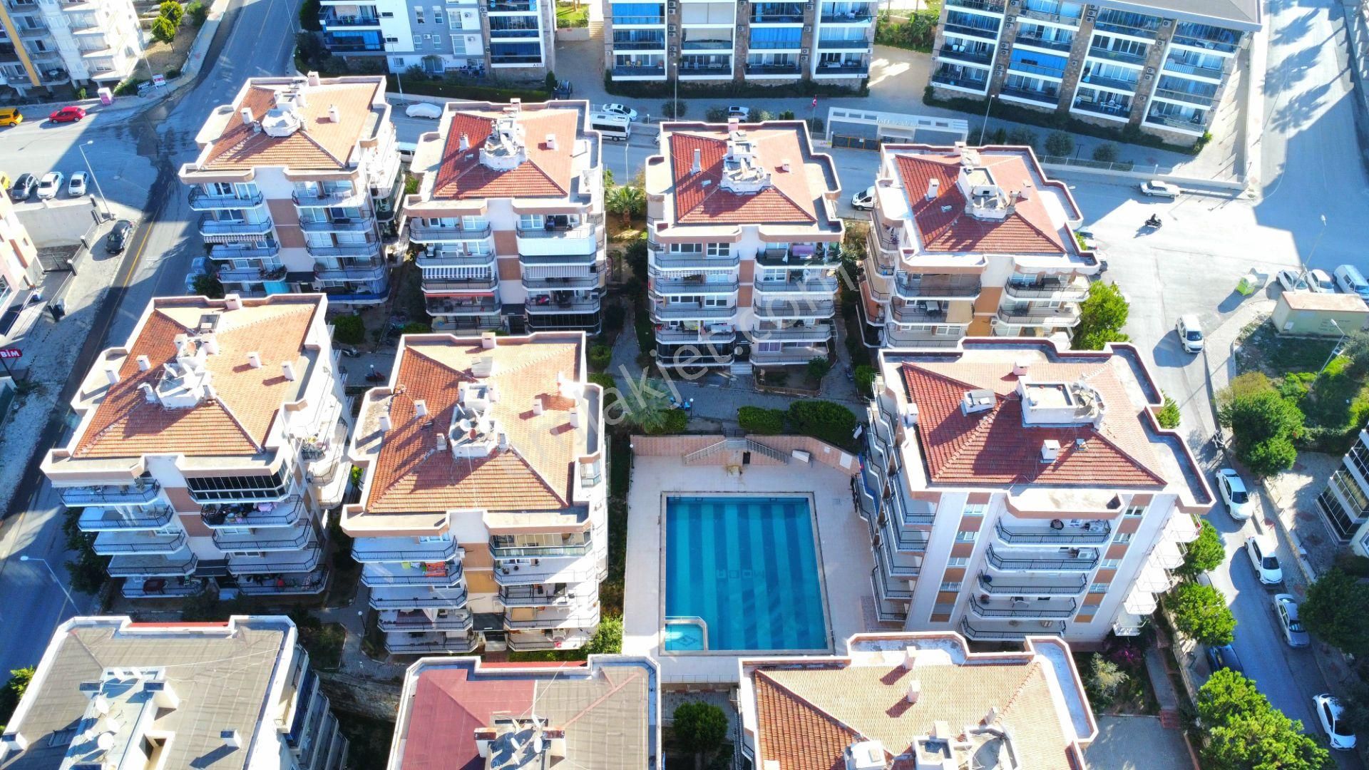 Kuşadası Ege Mah. De Geniş Arakat 3+1 Satılık Daire - Görsel 34