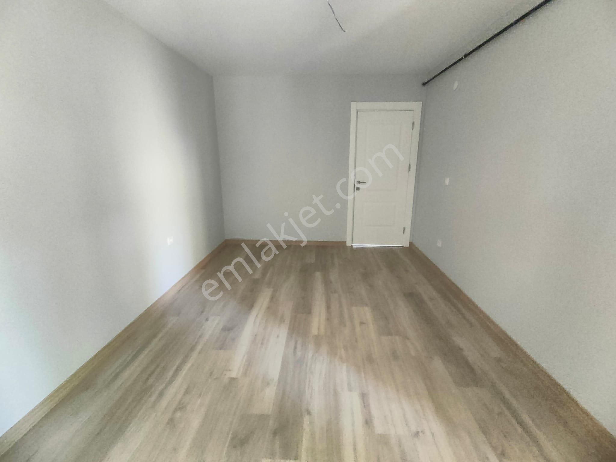 Emlak Dünyasından Küçükyalı'da 2+1 Bahçe Kullanımlı Sıfır Daire - Görsel 14