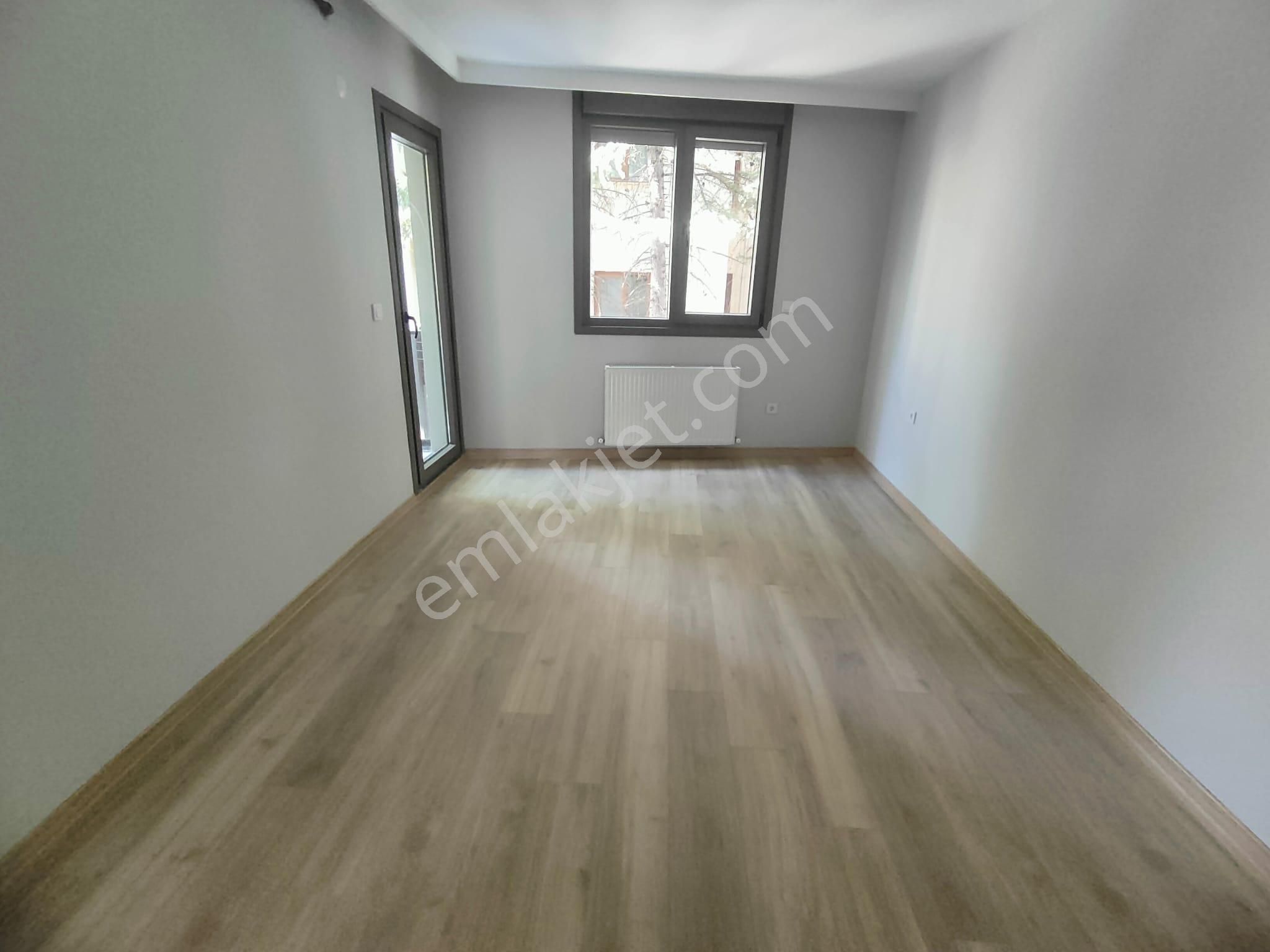 Emlak Dünyasından Küçükyalı'da 2+1 Bahçe Kullanımlı Sıfır Daire - Görsel 13