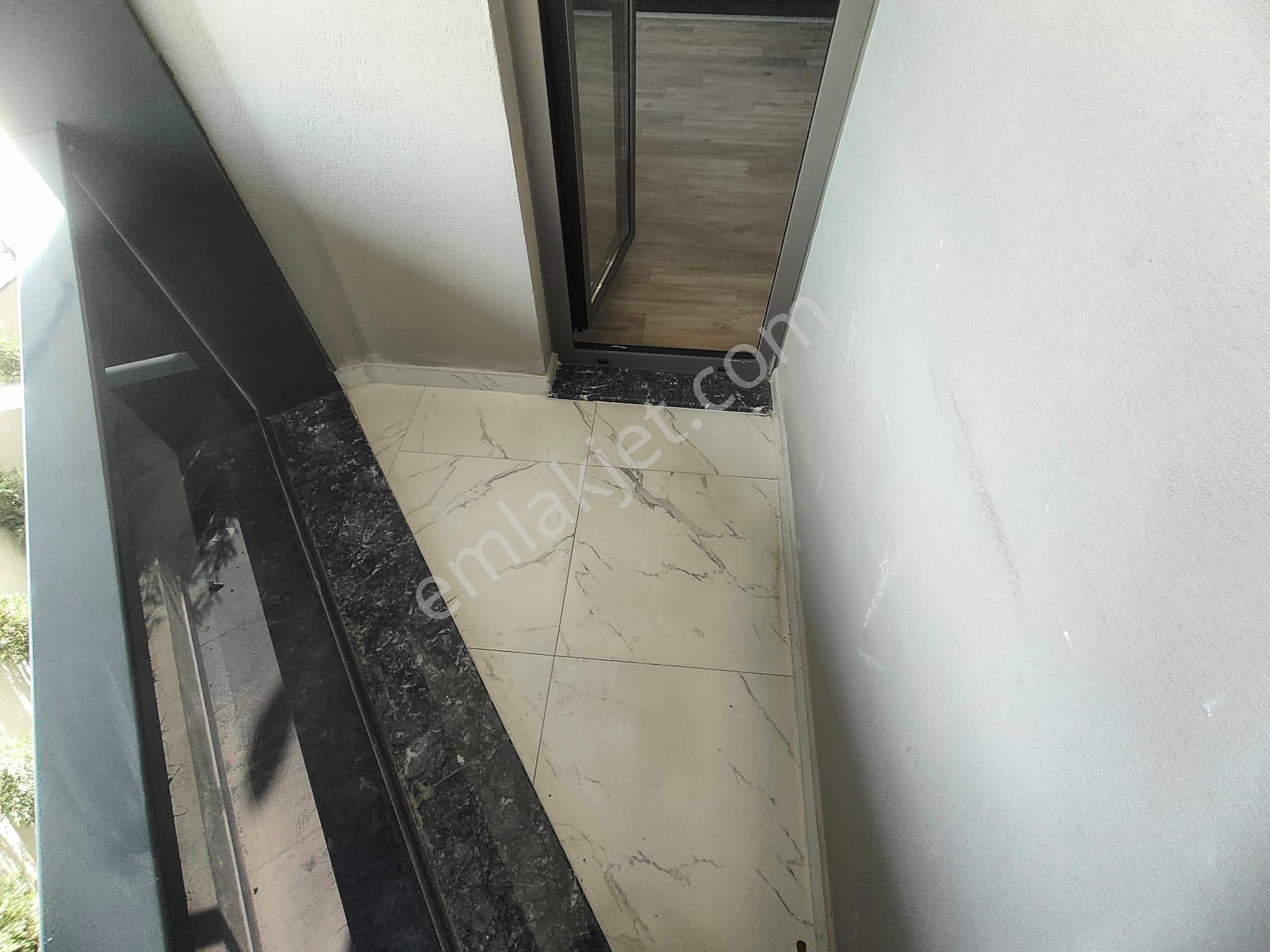 Emlak Dünyasından Küçükyalı'da 1+1 Bahçe Kullanımlı Sıfır Daire - Görsel 6