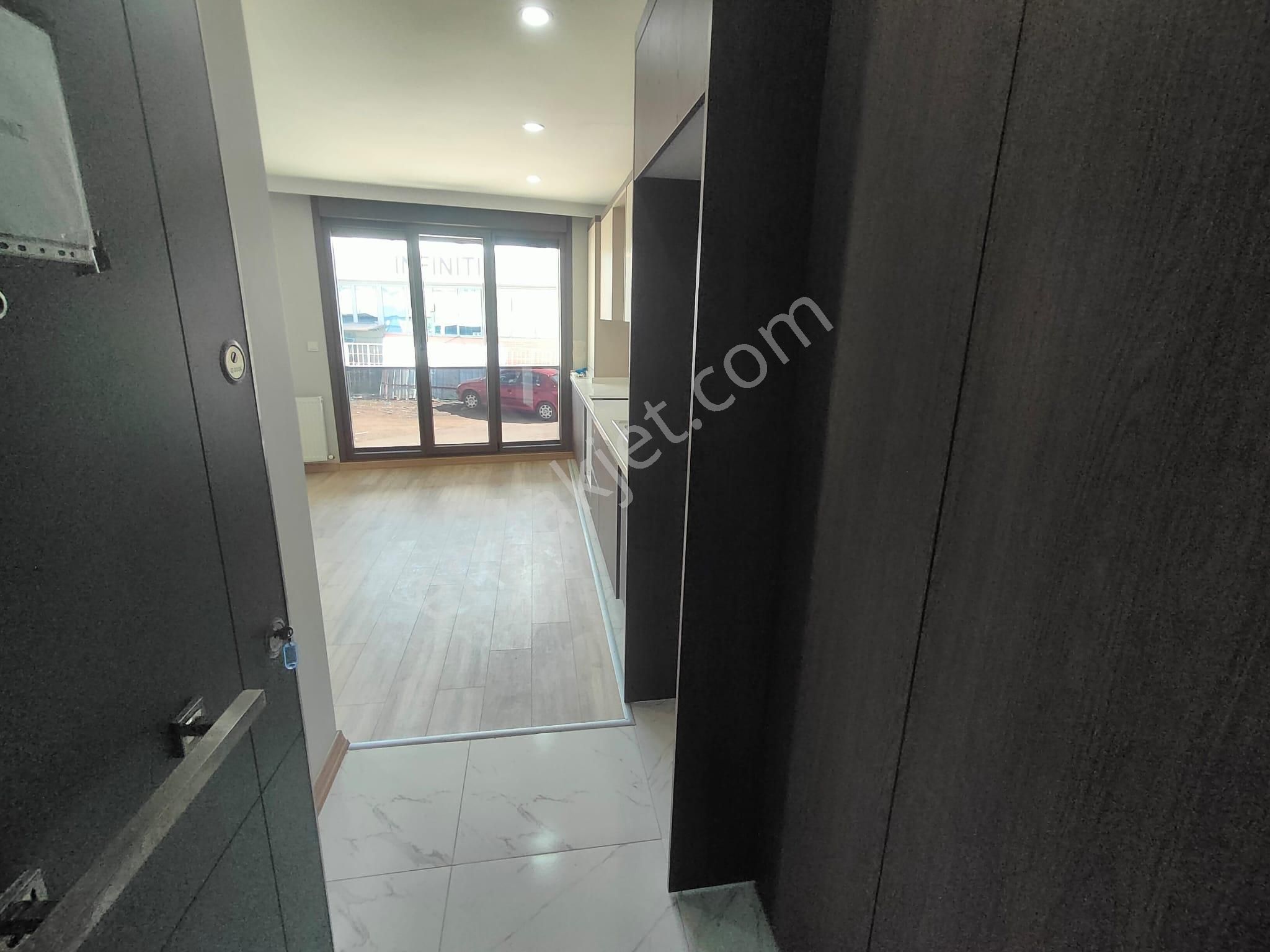 Emlak Dünyasından Küçükyalı'da 1+1 Bahçe Kullanımlı Sıfır Daire - Görsel 5