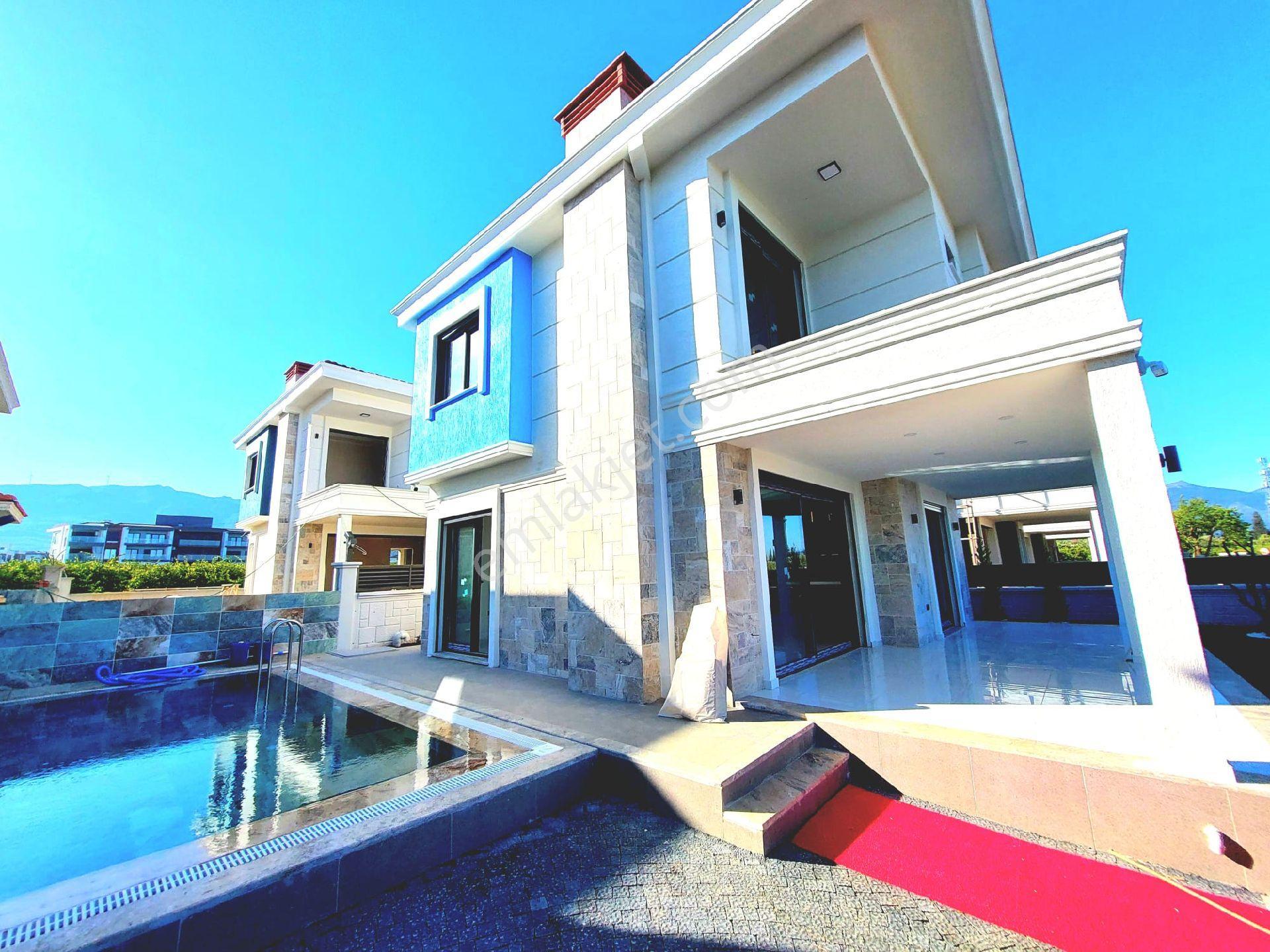 Kuşadasında Özel Havuzlu Tek Müstakil Akıllı Ev Sistemli Sıfır Villa - Görsel 29