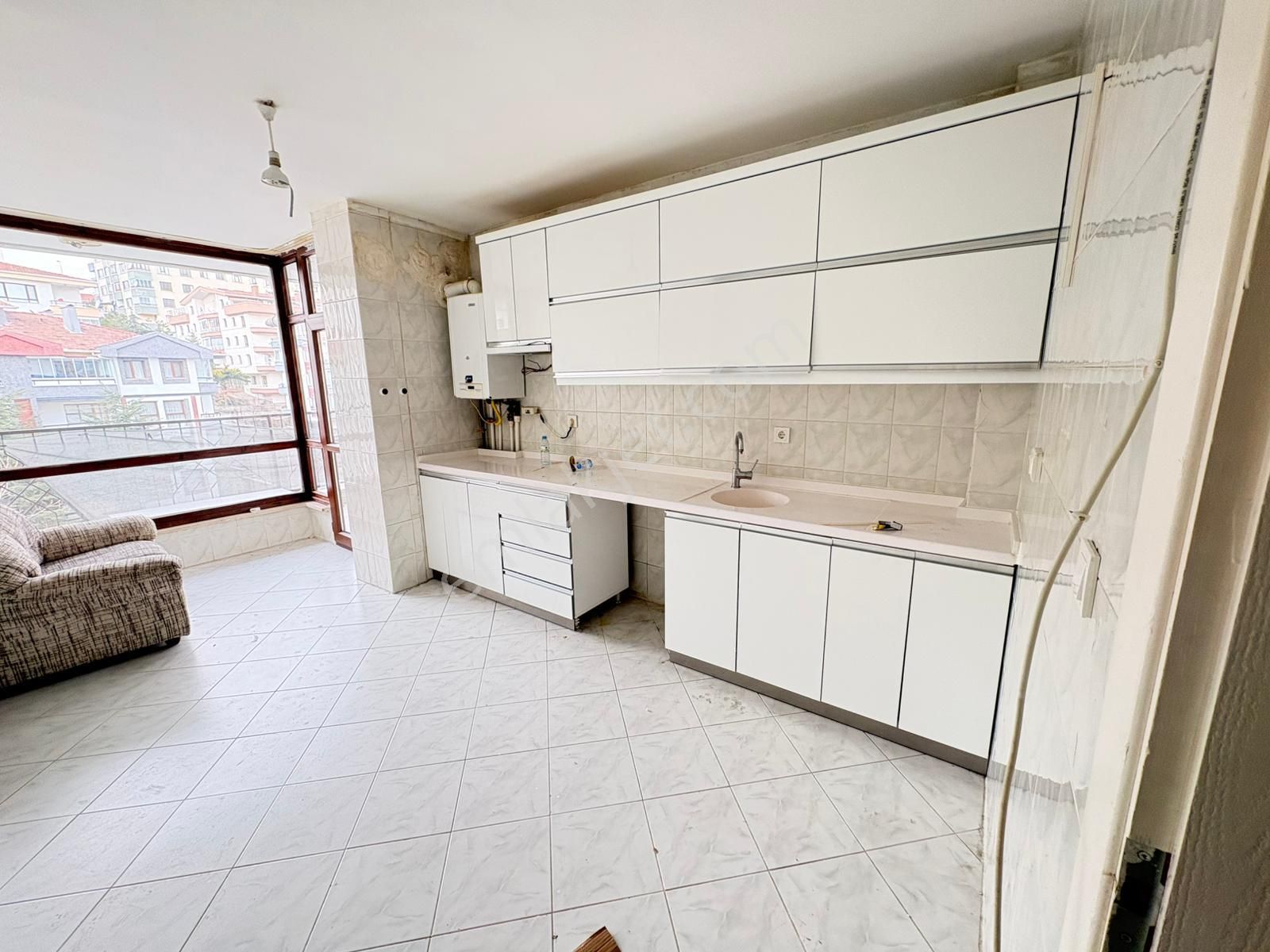 Göral Emlaktan 3+1 Huzur Mah. 1112 Cadde De Sitede Manzaralı