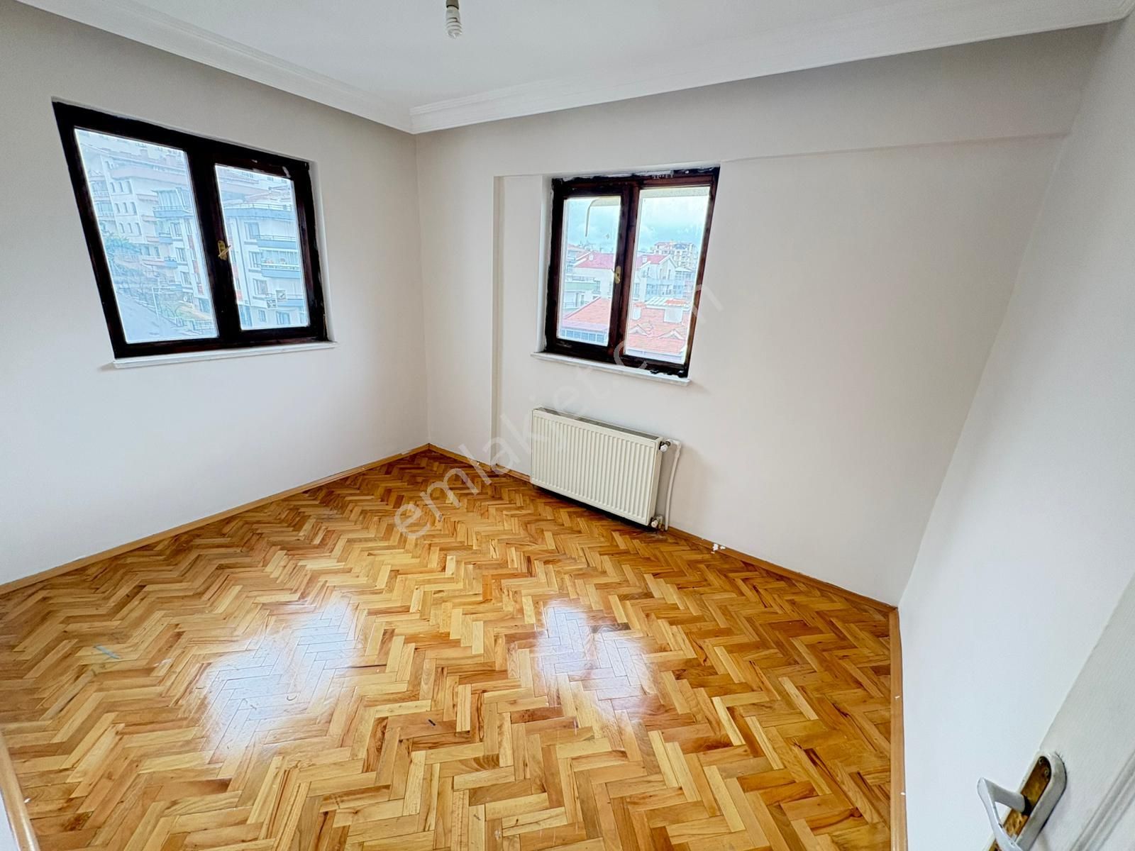 Göral Emlaktan 3+1 Huzur Mah. 1112 Cadde De Sitede Manzaralı - Görsel 9