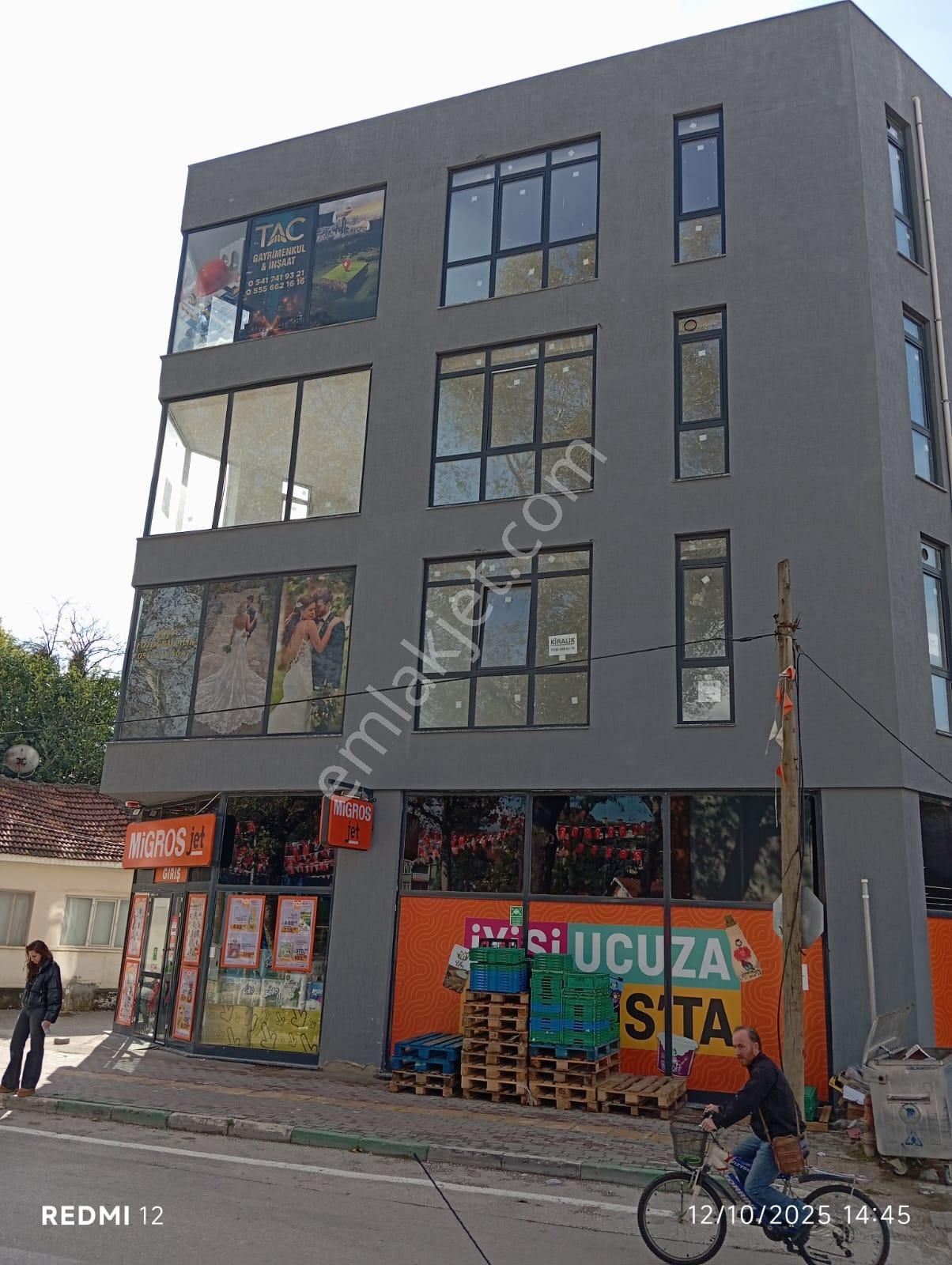 Yenişehir Millet Bahçesi Karşısında Migros Üstü Kiralık Büro-ofis