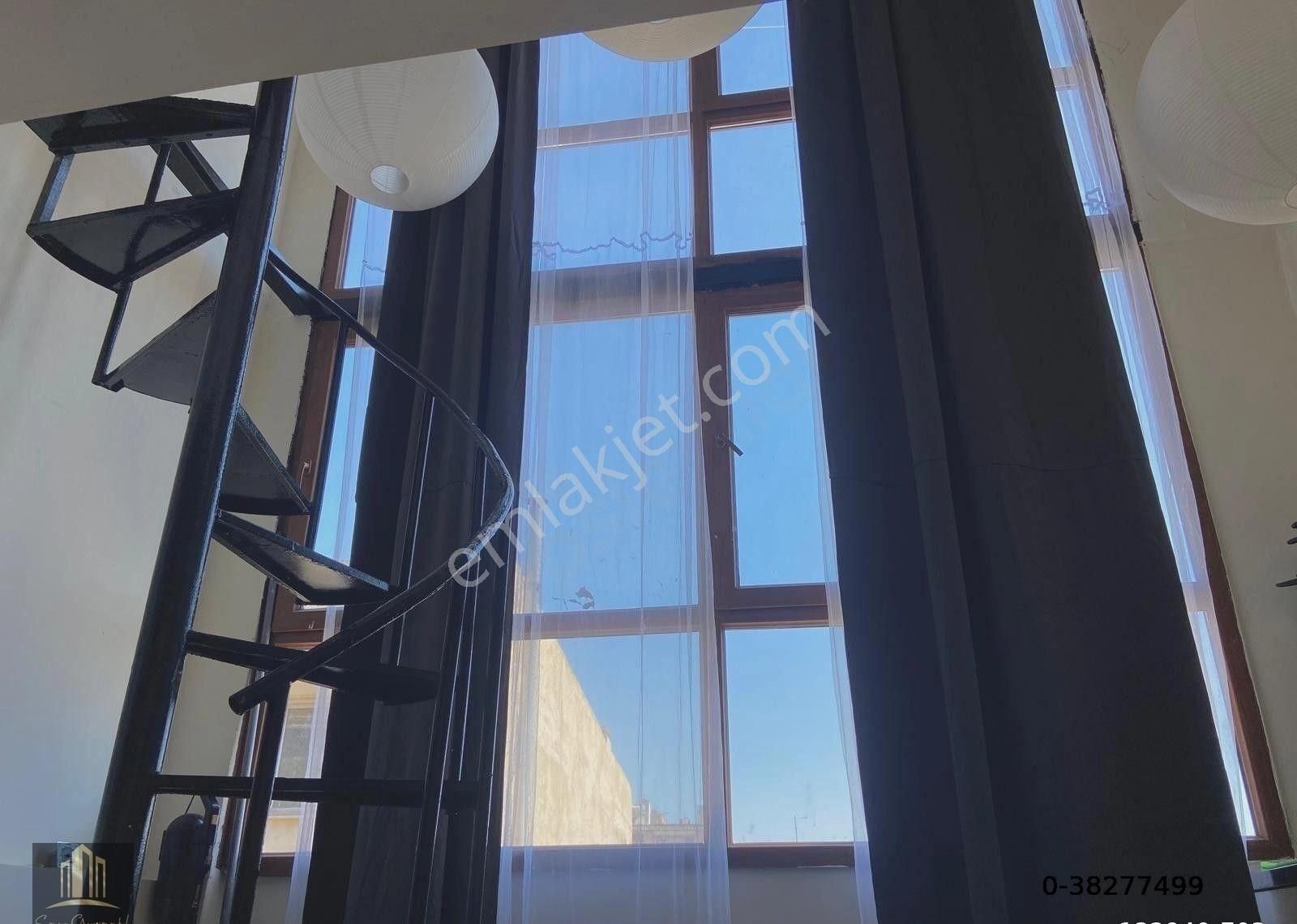 Alsancak'da 3+1 Eşyalı Satılk Dubleks Daire - Görsel 19