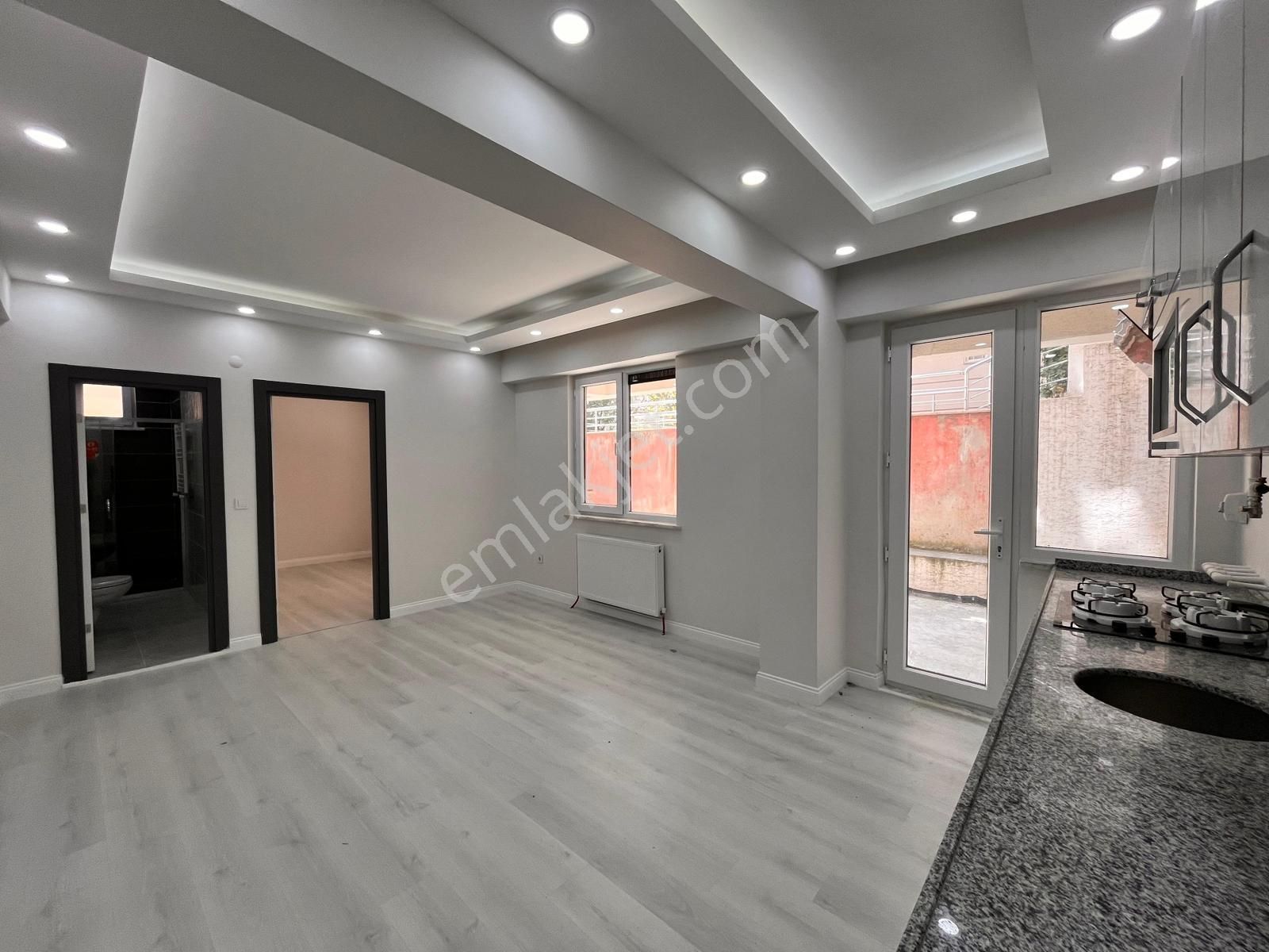 Oben'den Altıntepe'de Sıfır, Bahçe Teraslı - Otoparklı 1+1