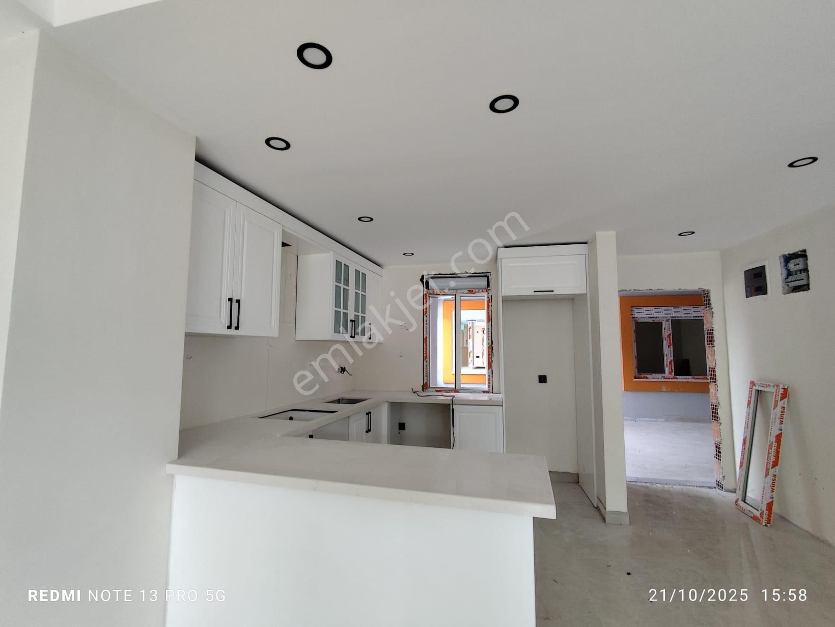 Ayvada'dan Ayvalık Altınovada 2 Katlı Binanın 2 Katı 2+1 Sıfır Lüks Daire - Görsel 12