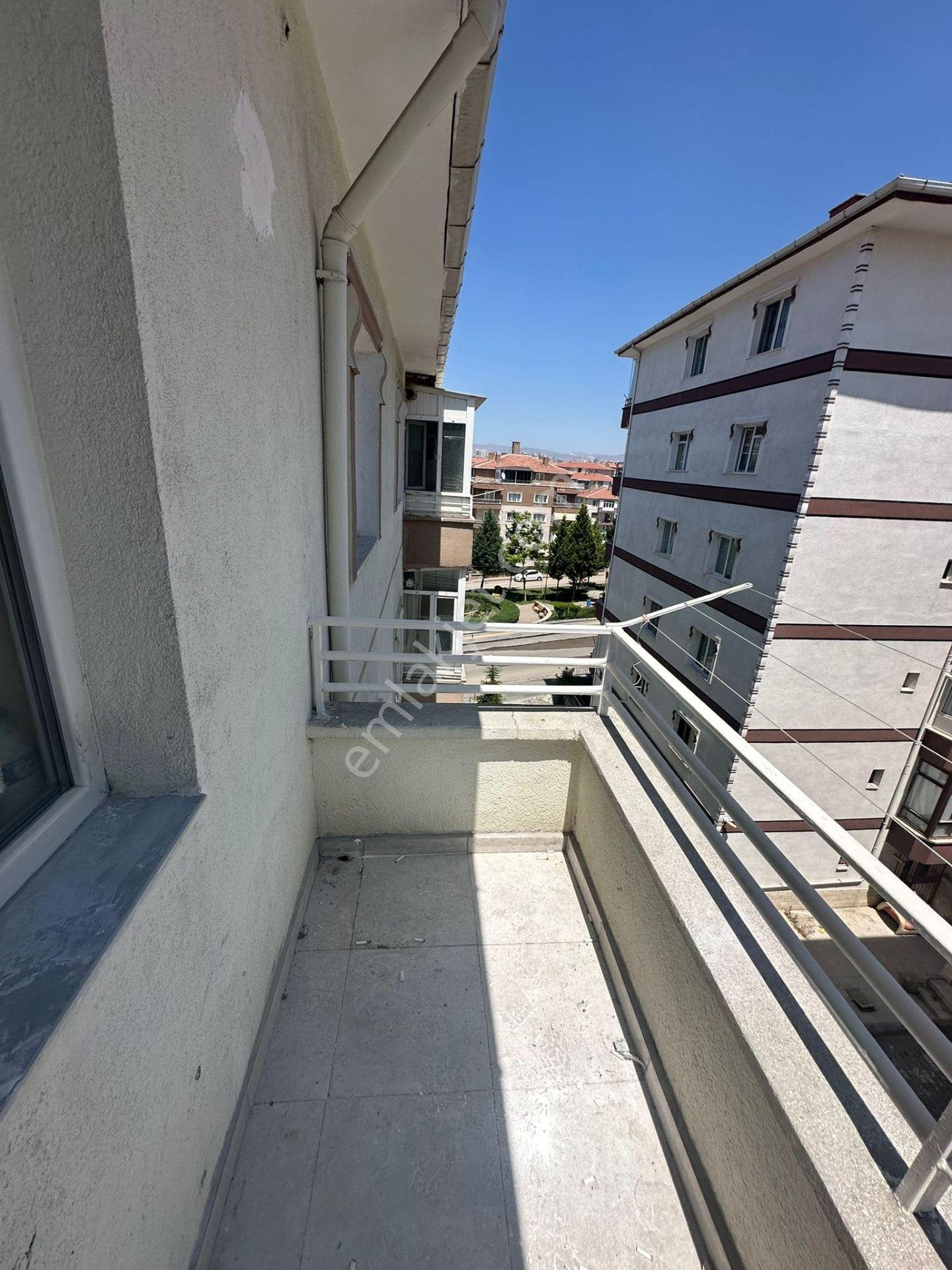 Ankara Kazanç'tan Masrafsız Cadde Üzeri Geniş Güzel Uygun Fiyatlı Satılık 3+1 Daire - Görsel 18