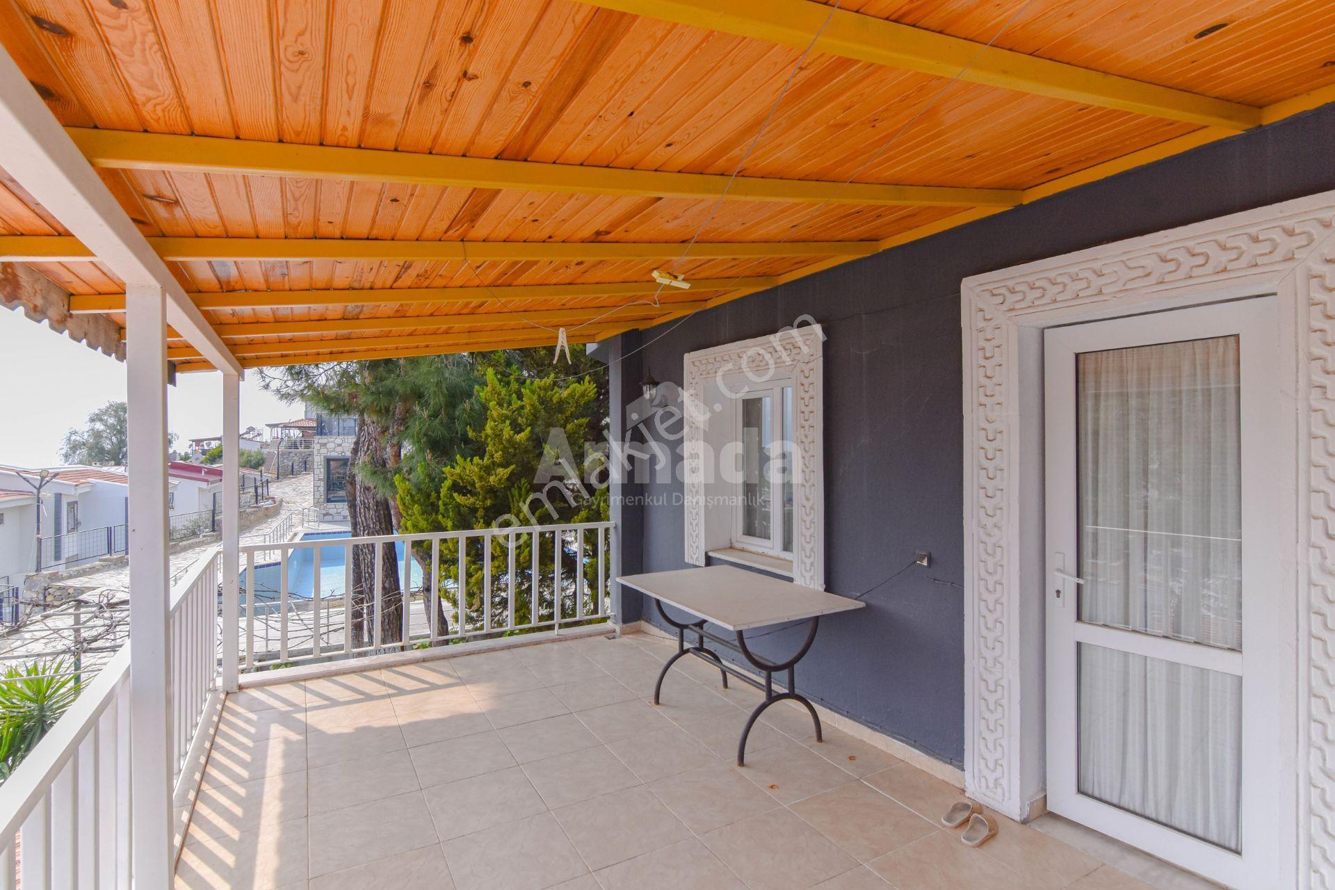 Kuşadası Değirmendere'de Havuzlu Site'de 3+1 Satılık Villa - Görsel 28