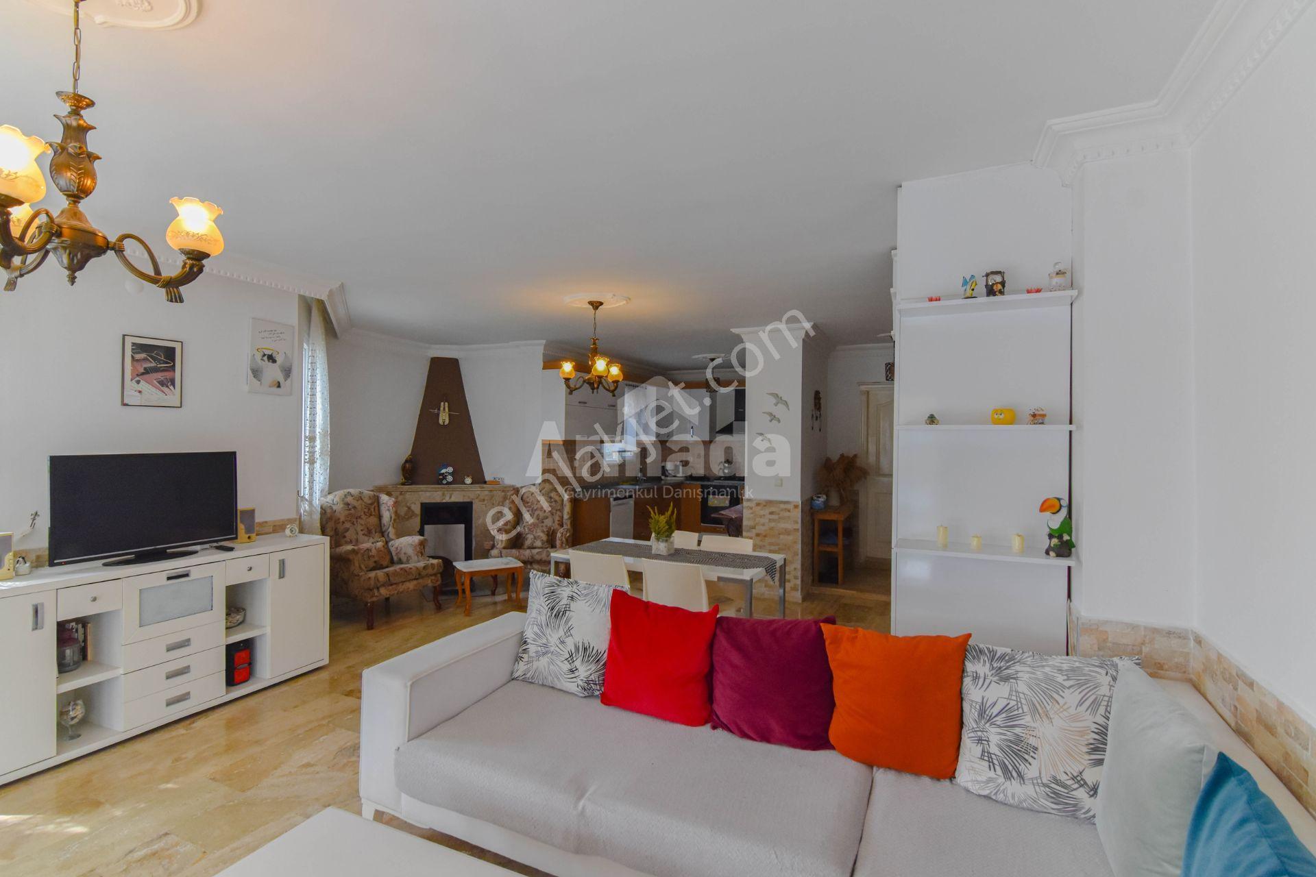 Kuşadası Değirmendere'de Havuzlu Site'de 3+1 Satılık Villa - Görsel 11