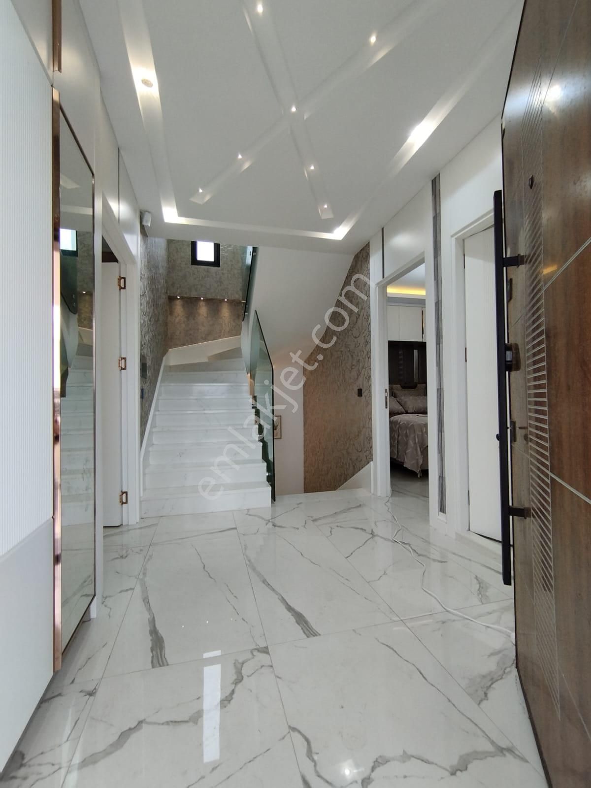 Didimde Eşyalı Sahunalı Ve Hamamlı Ultra Lüks Villa - Görsel 27