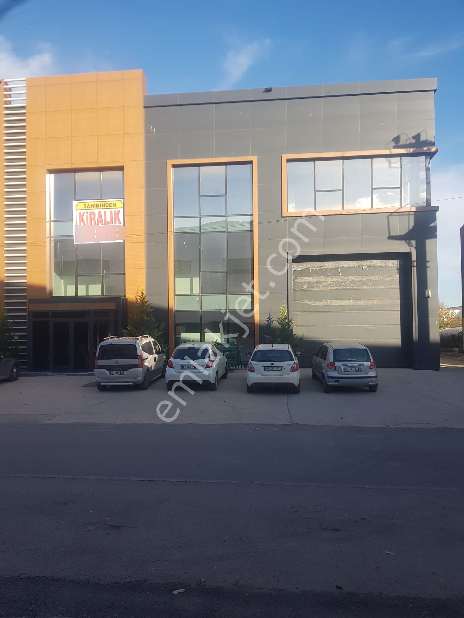Başiskele Kullar'da Kiralık Fabrika/depo