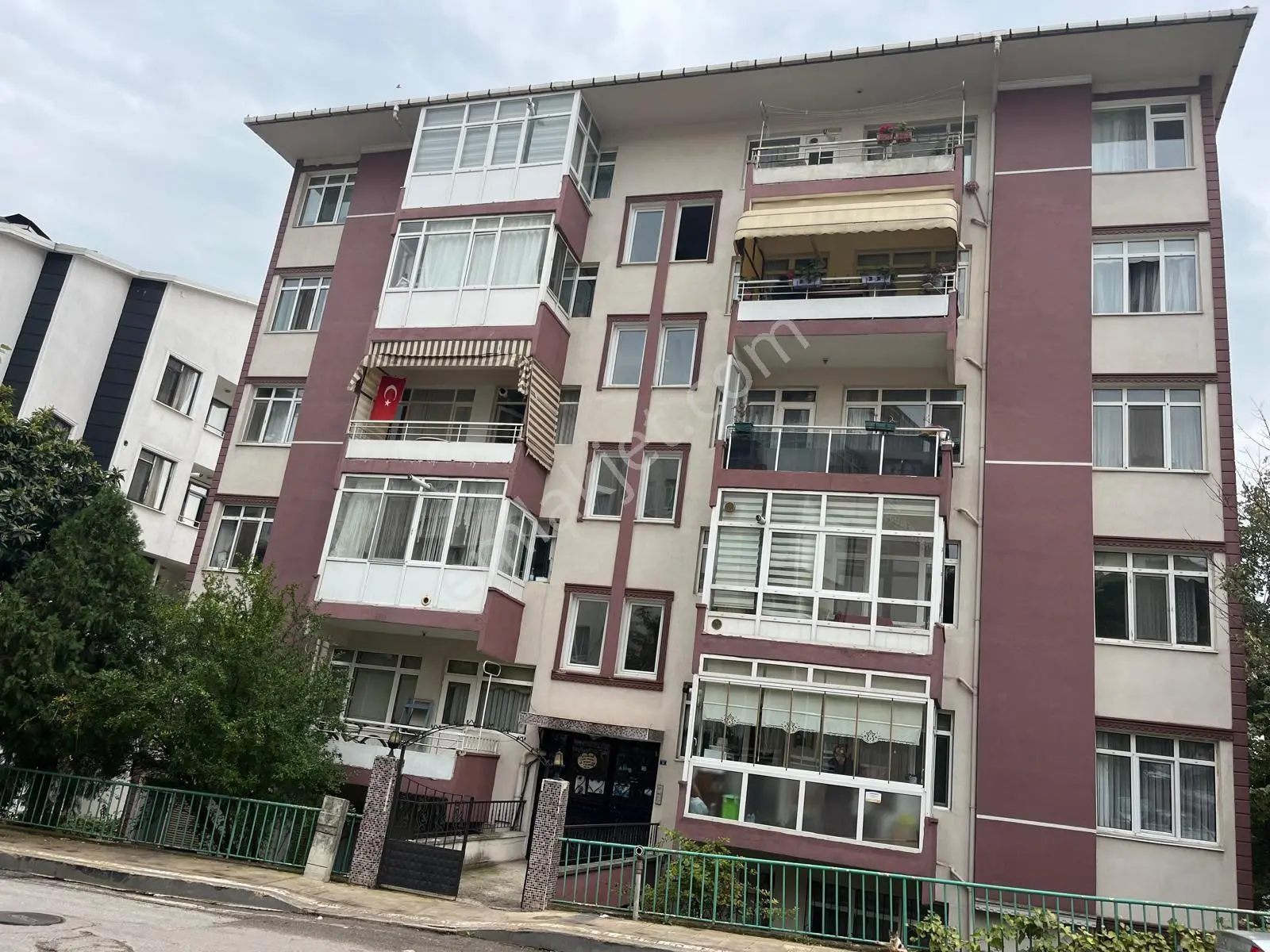 Mys İnşaat Emlaktan İzmit Şirintepe Ögretmenler Sitesinde Satılık Daire